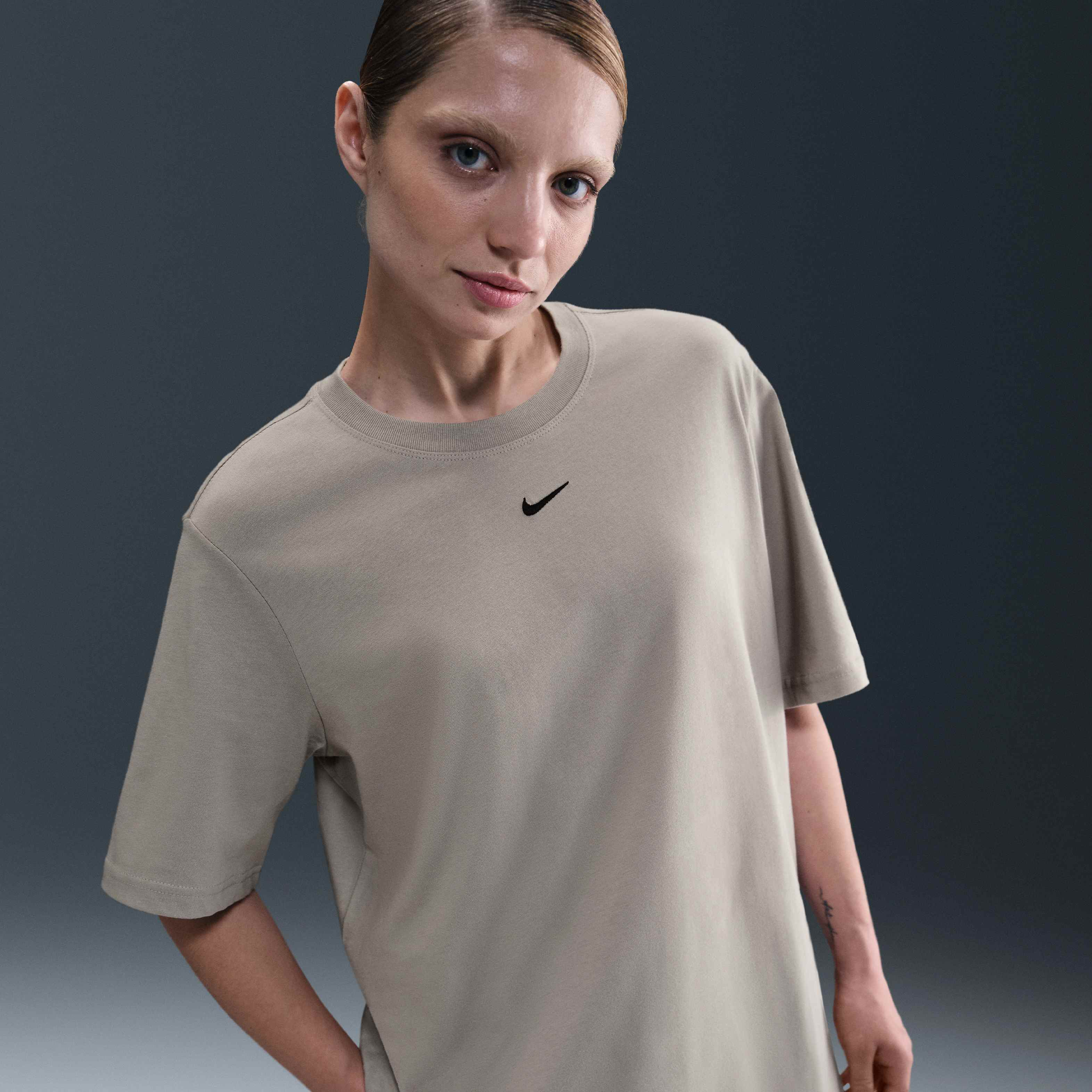 Nike Sportswear Essential image number 0