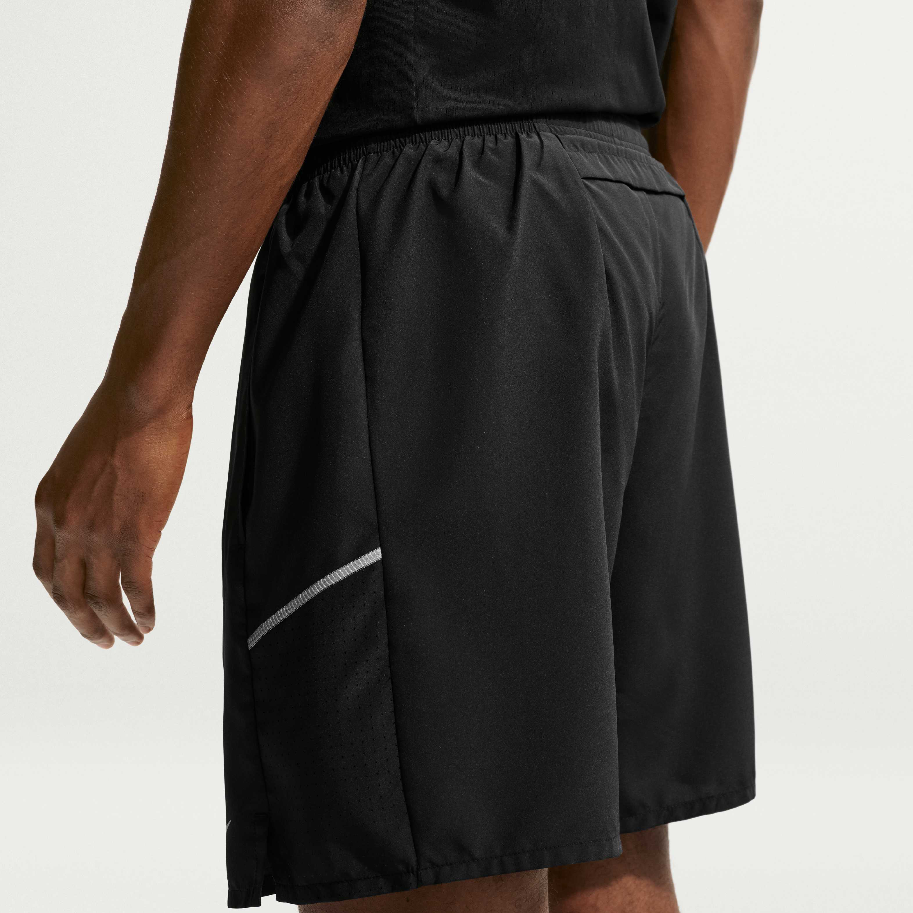Nike Miler image number 2