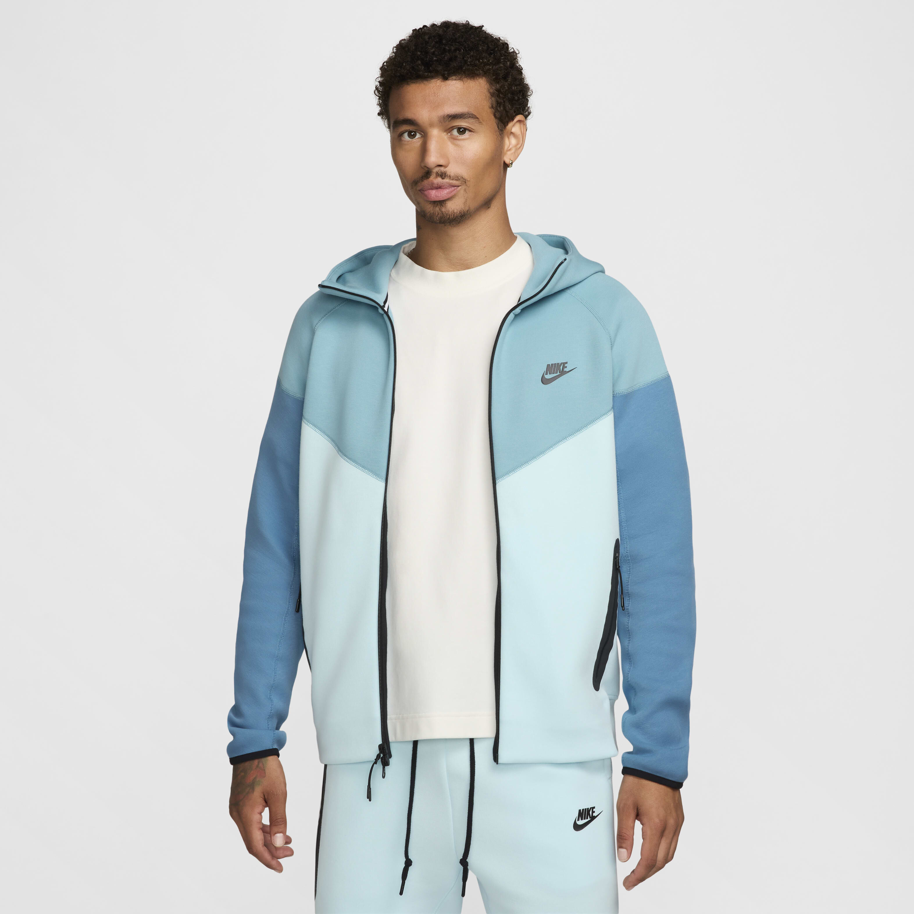 Nike graphic windrunner sale