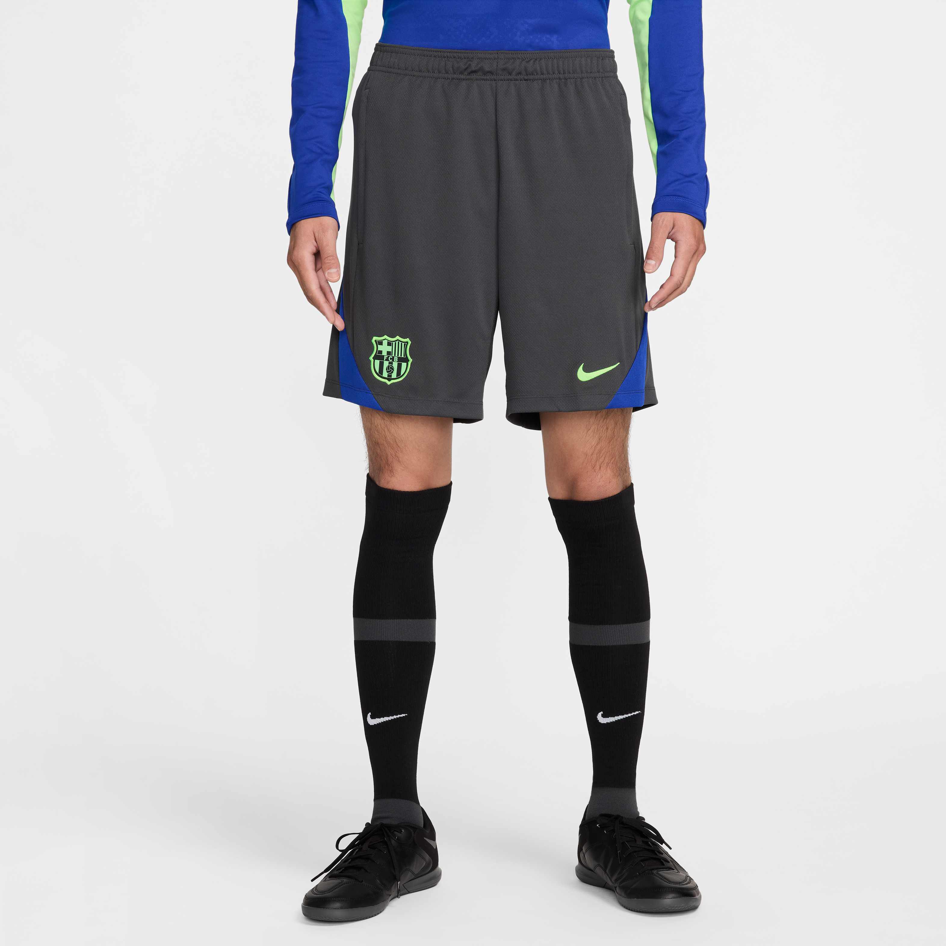 برشلونة سترايك البديل image number 0