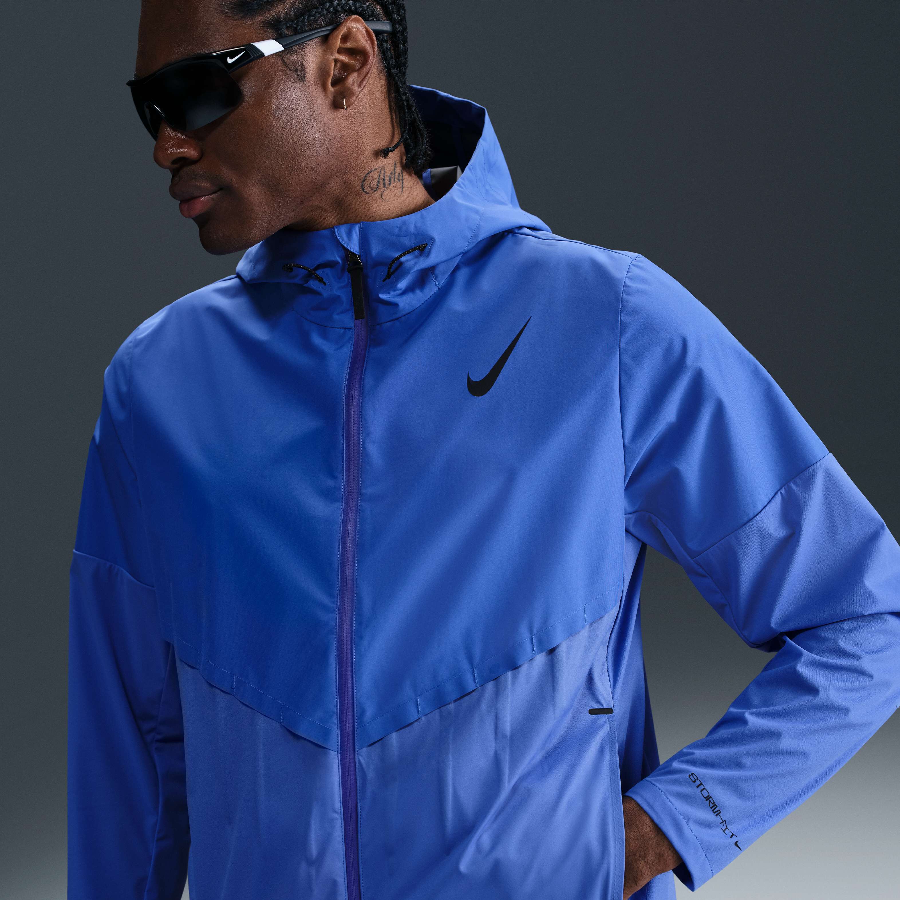 Nike STORM-FIT ADV エアロガミ　サイズL Amazon.com: Nike Running Division Aerogami Women's Storm-FIT