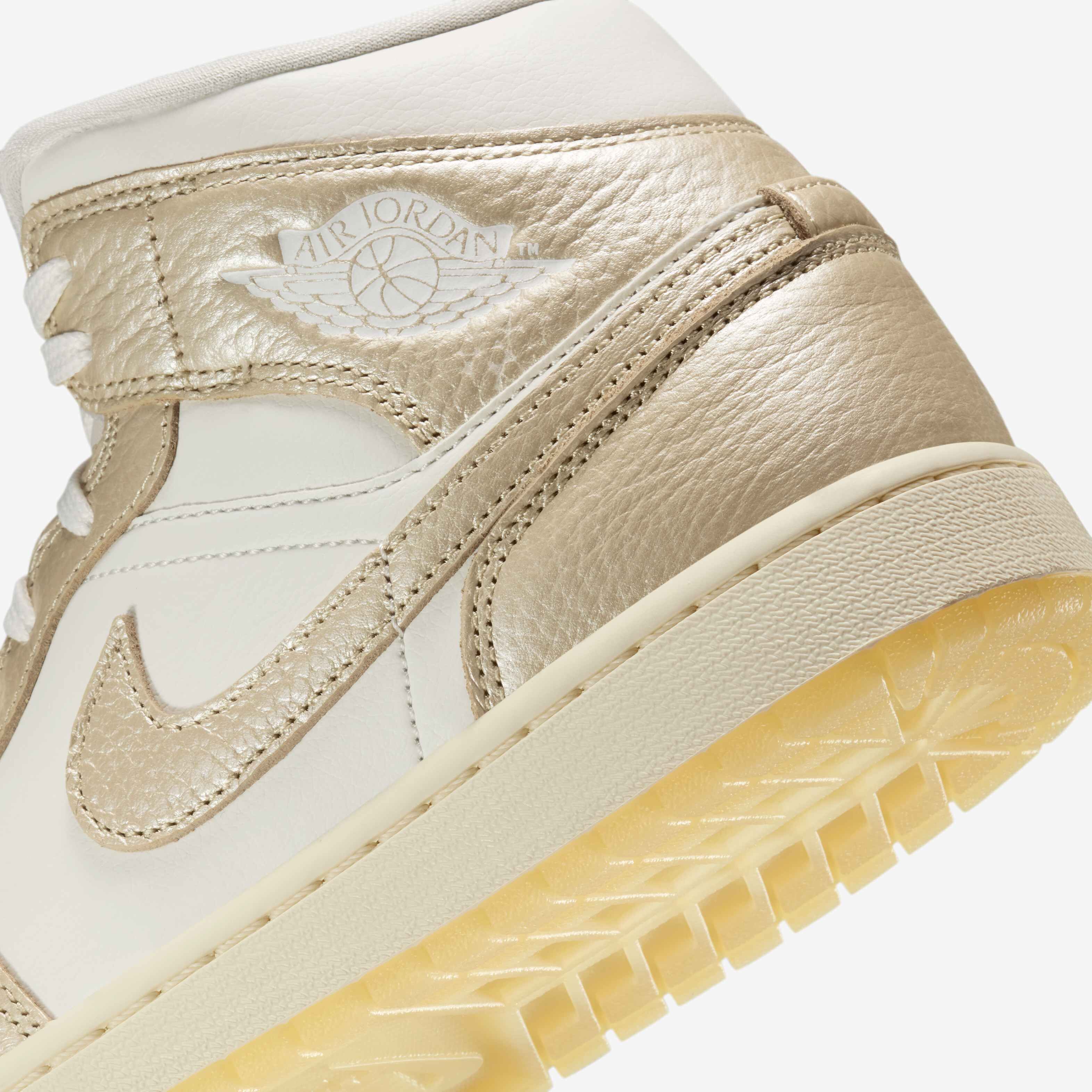 Air Jordan 1 Mid SE image number 7