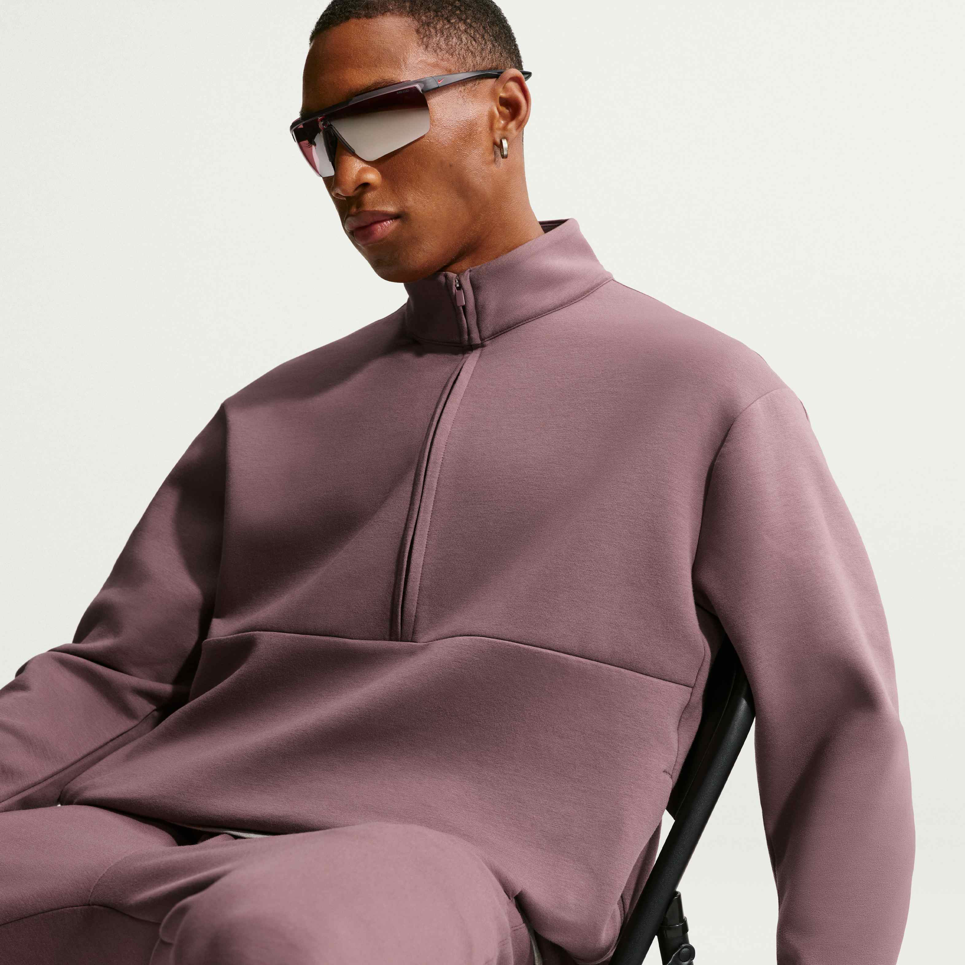 نايكي 24.7 امبوسبلي سوفت image number 2