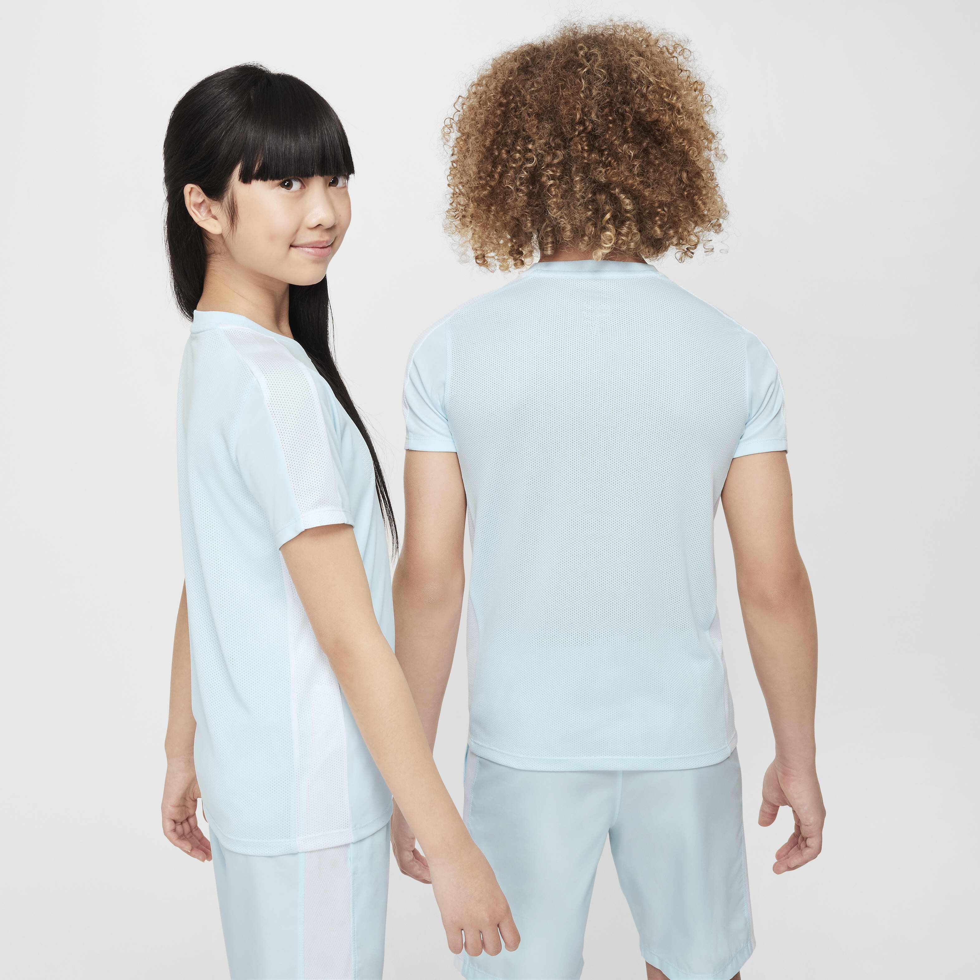 نايكي اكاديمي23 image number 1