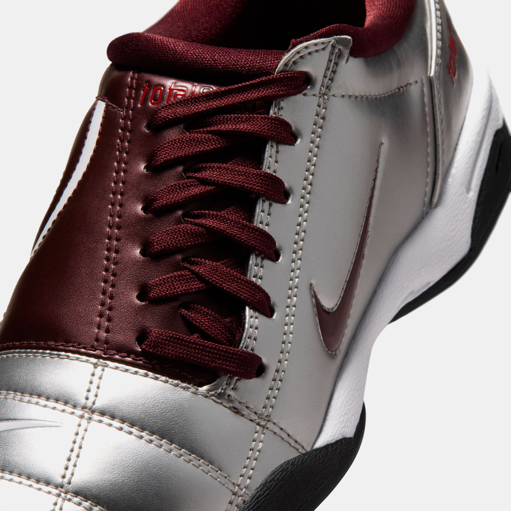 Nike Total90 image number 8