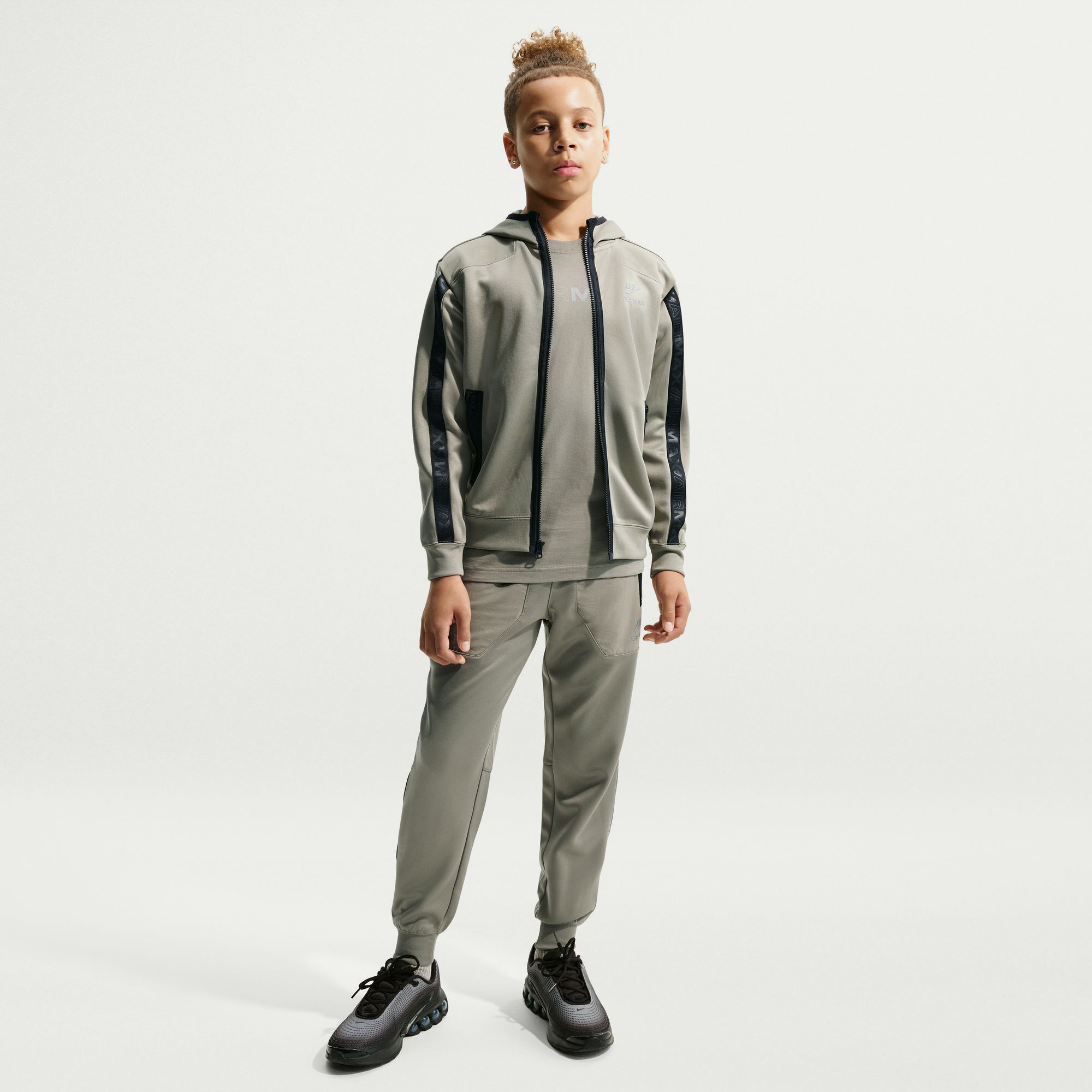 نايكي سبورتسوير image number 0