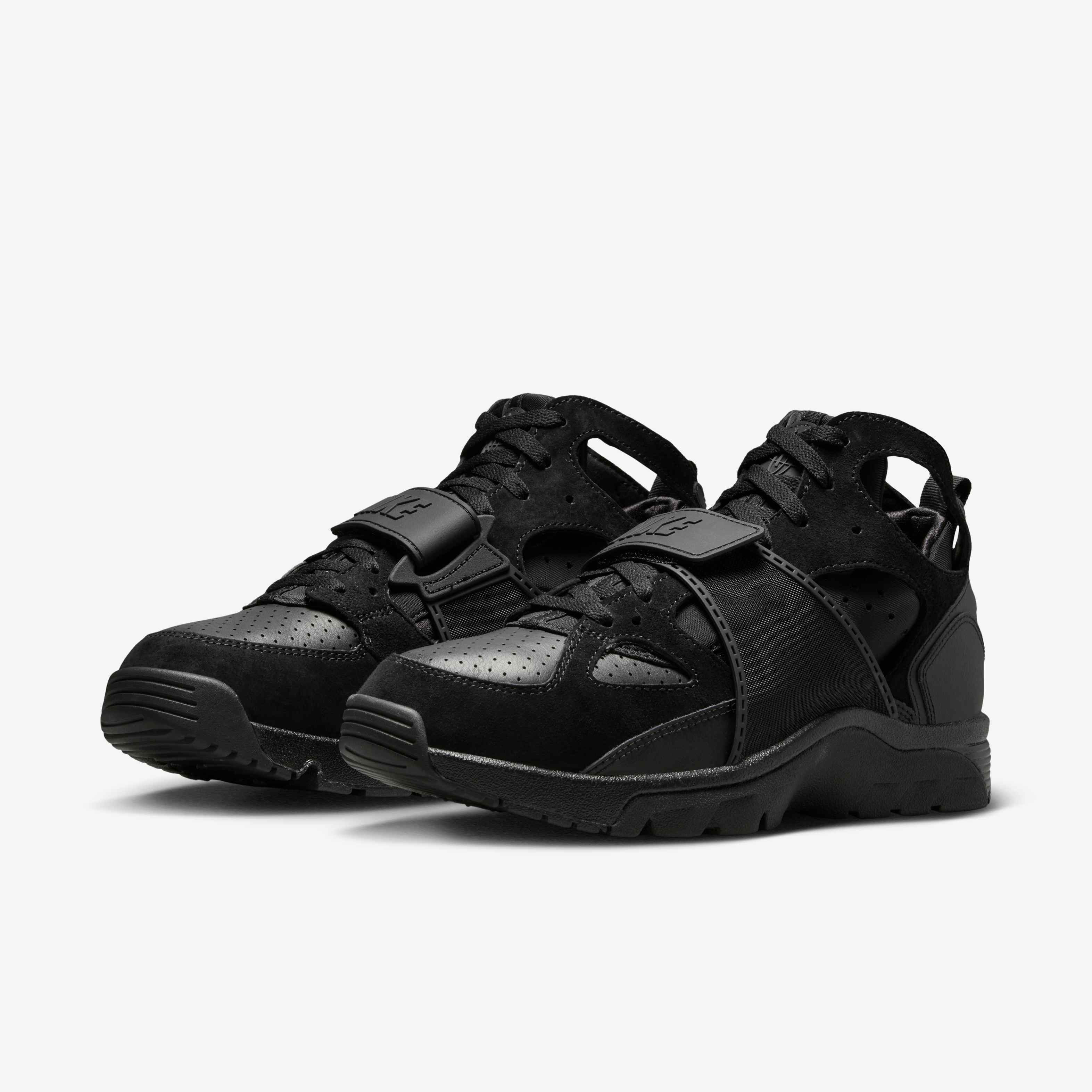 Nike Air Trainer Huarache image number 4