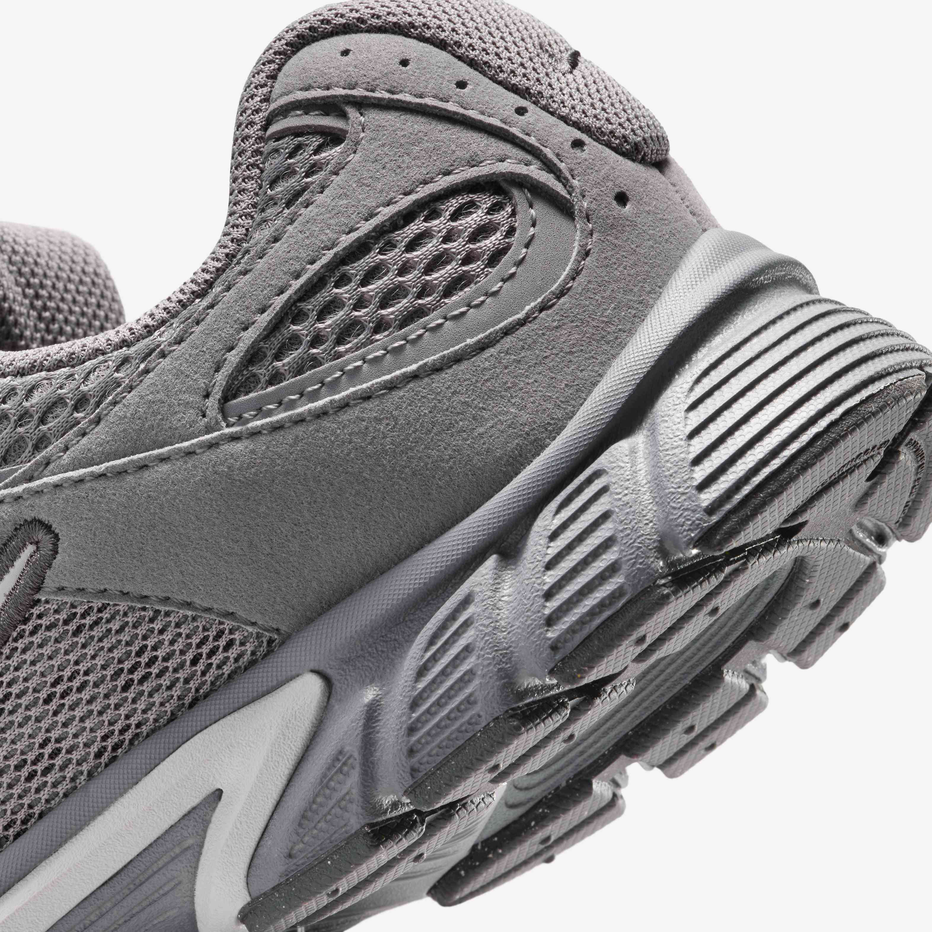 نايكي V5 رانر سويد image number 7