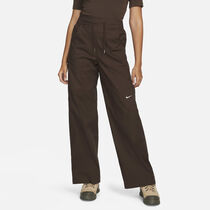 Nike Sportswear Essentials
