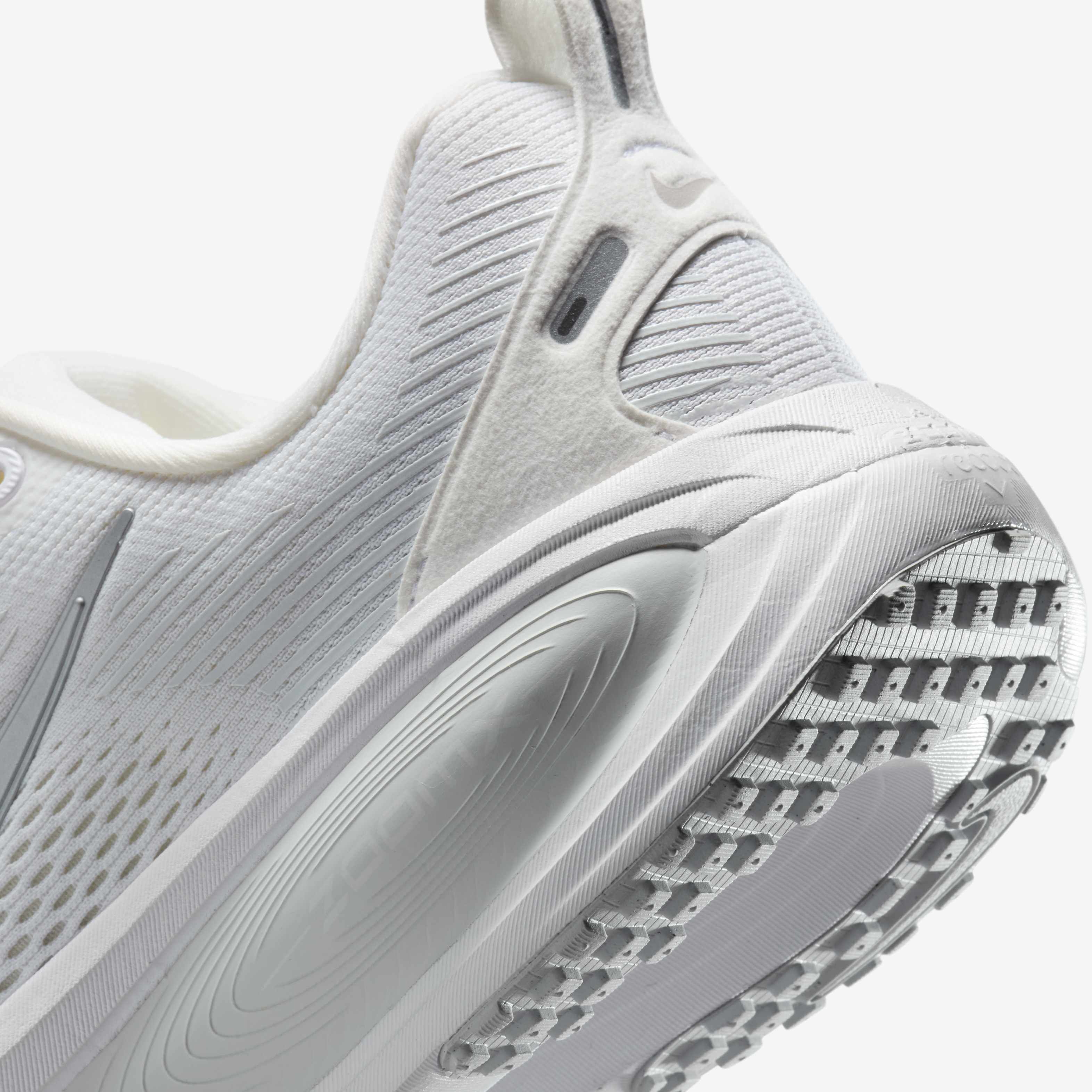 نايكي فوميرو 18 image number 7