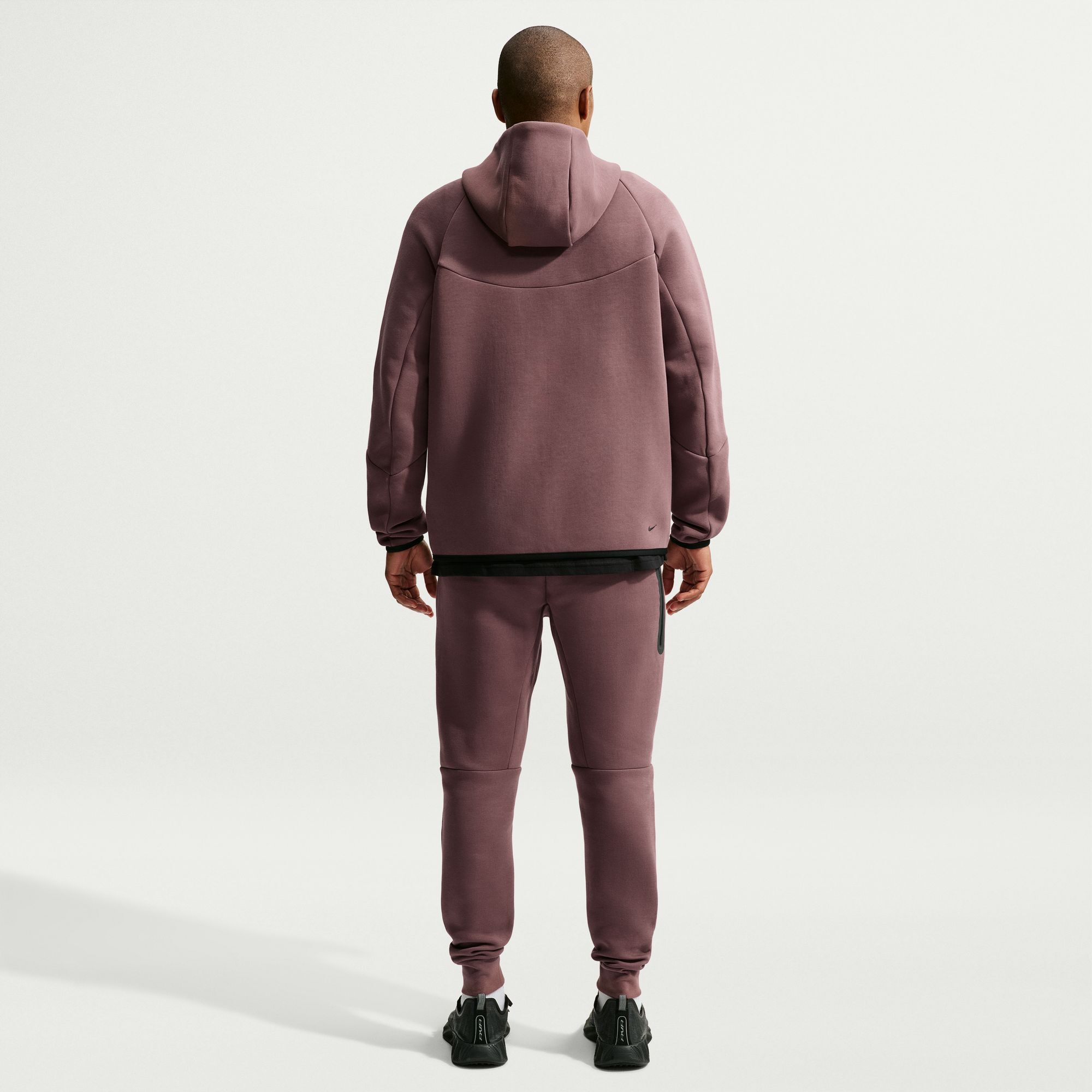 Nike Tech image number 1