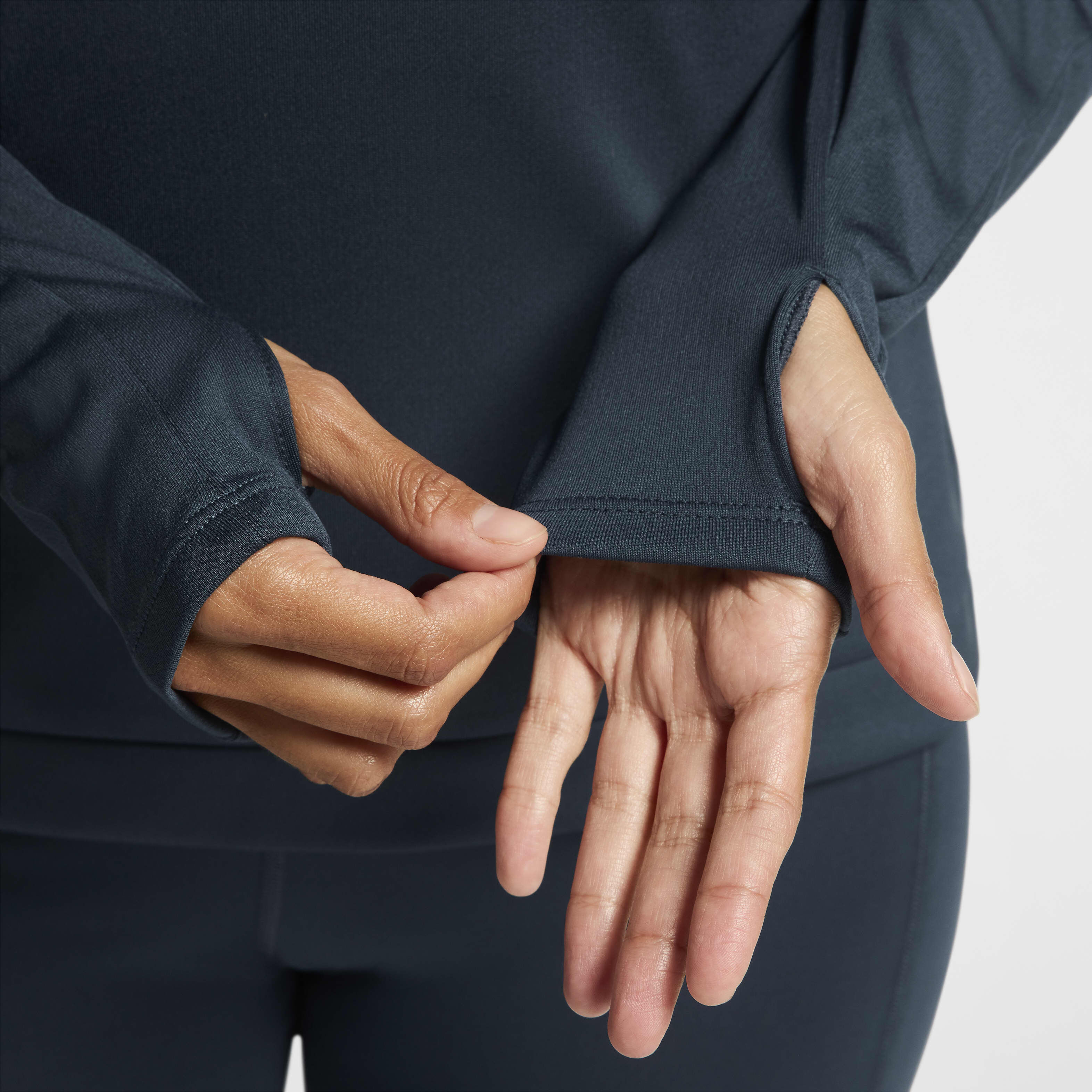 نايكي سووش image number 3