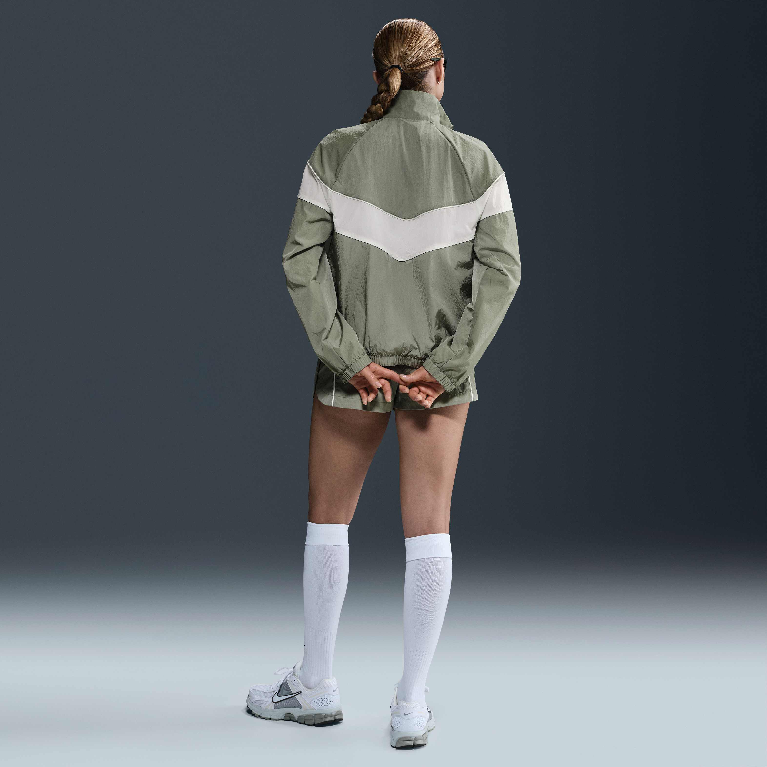 Nike Windrunner image number 4