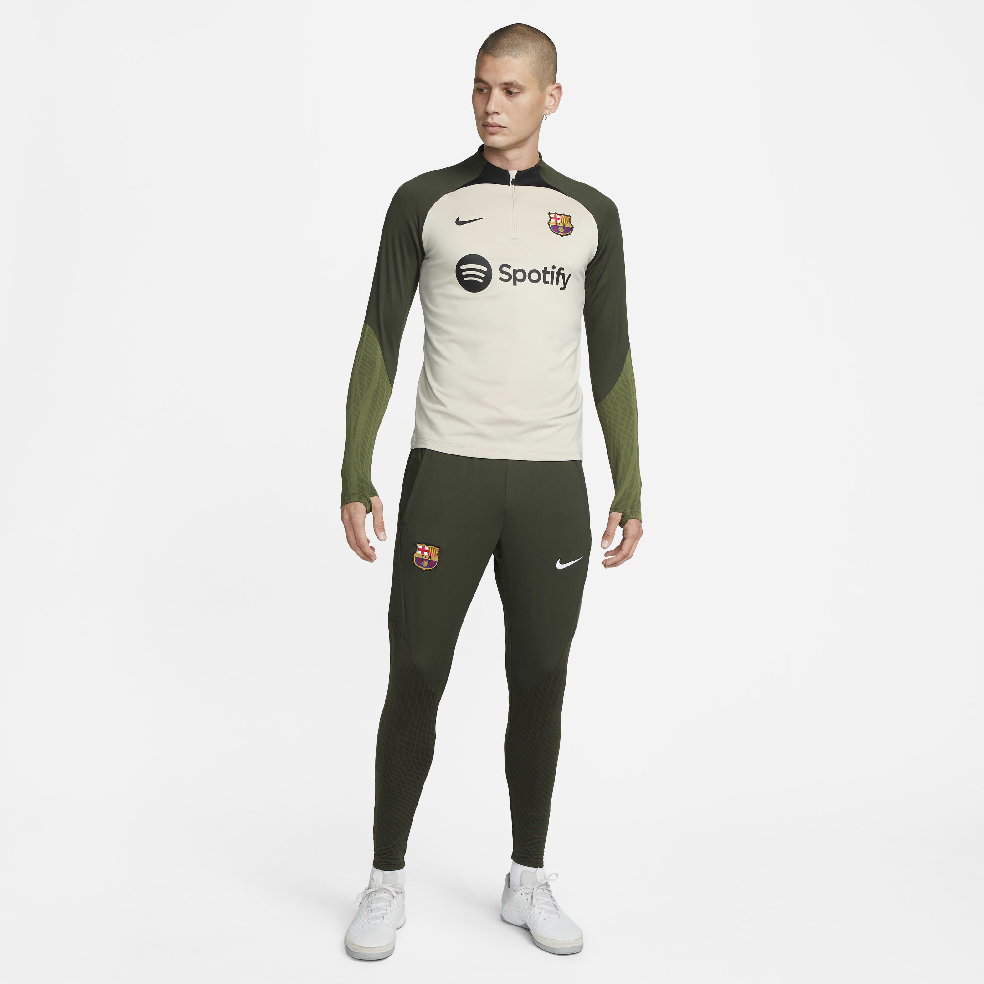 F.C. Barcelona Strike image number 6