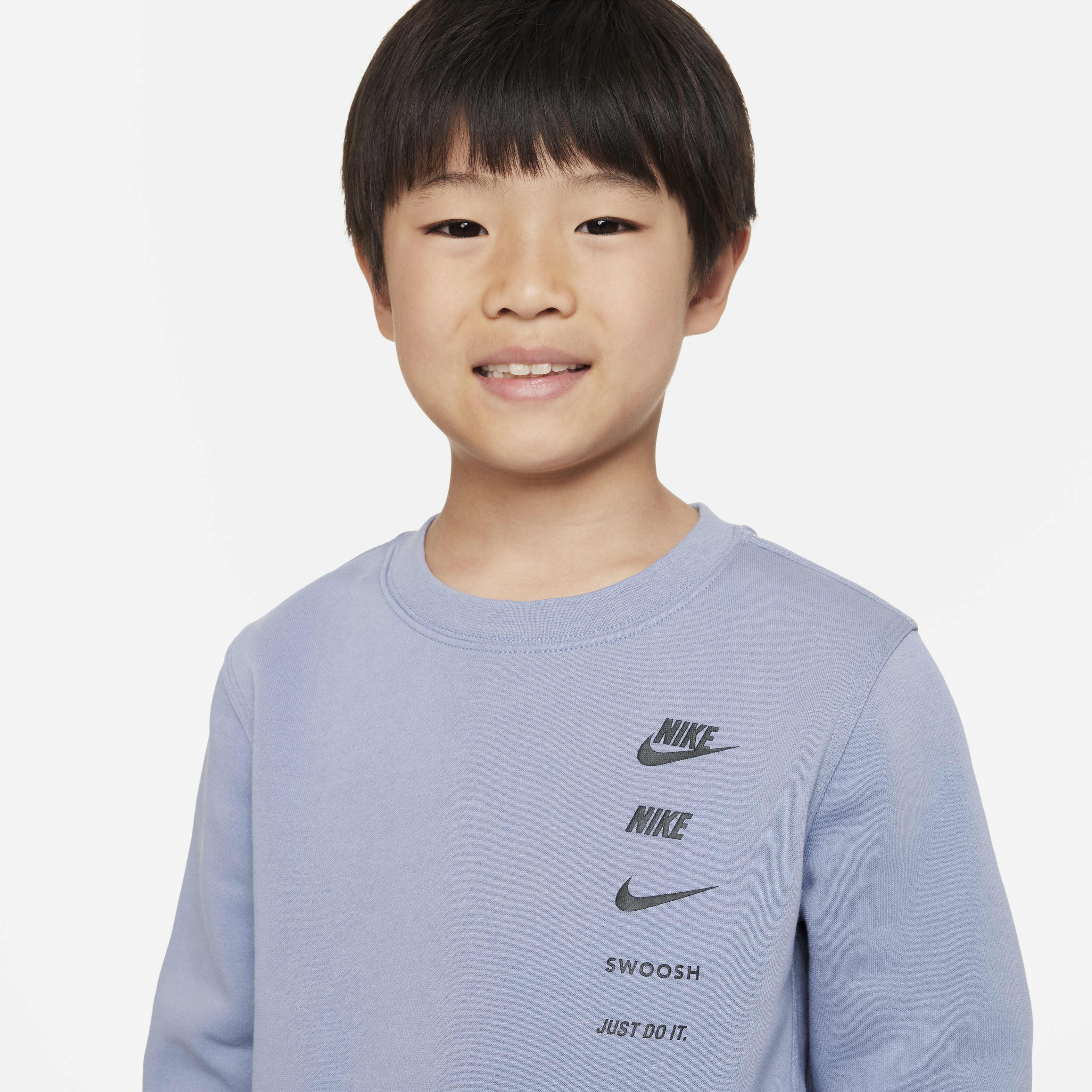 نايكي سبورتسوير ستاندرد ايشيو image number 2