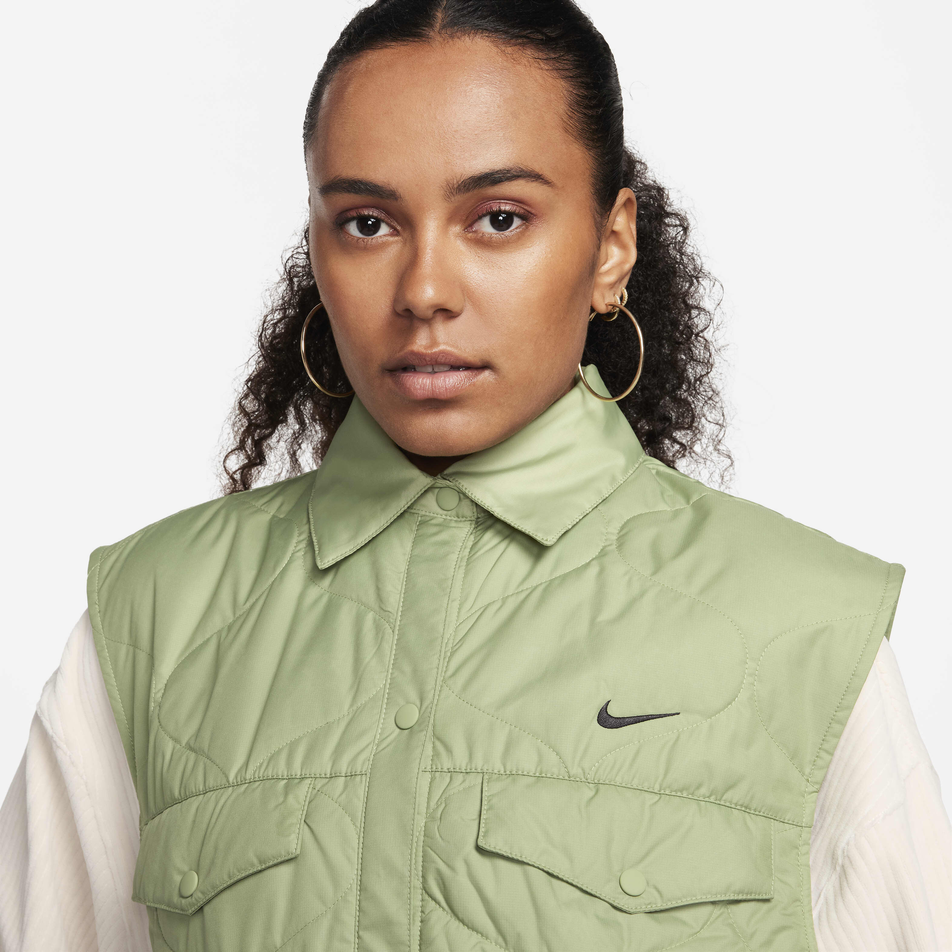 Nike Sportswear Essential image number 2