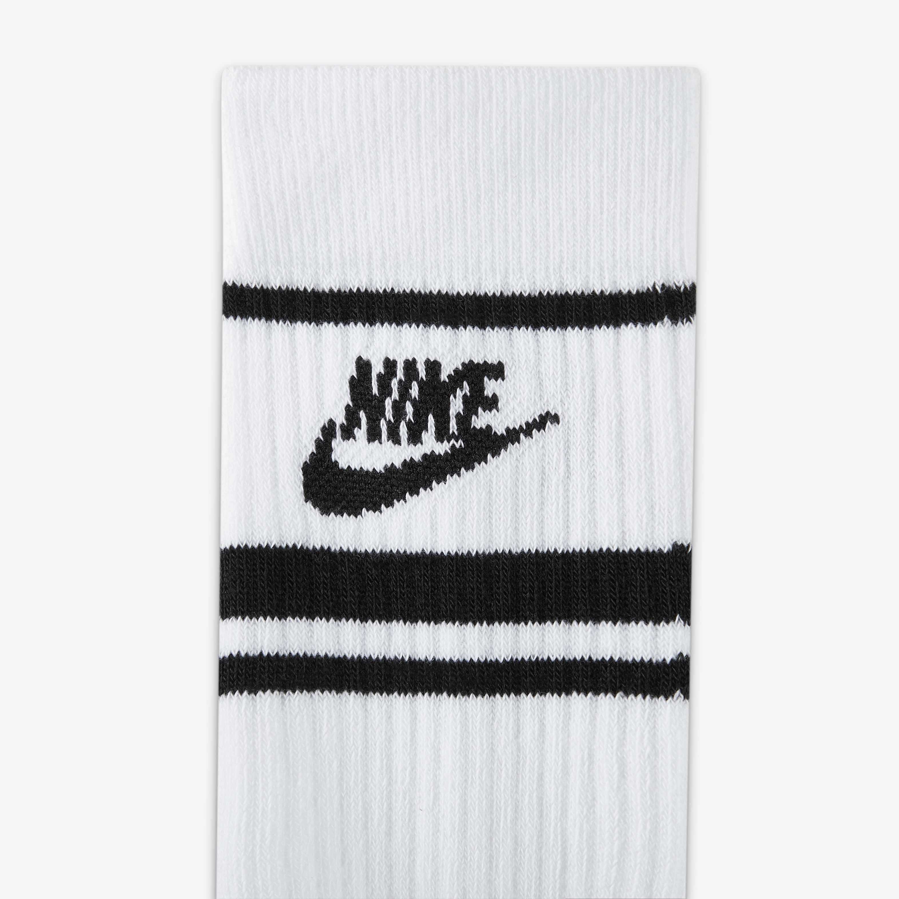Nike Sportswear Dri-FIT Everyday Essential image number 3