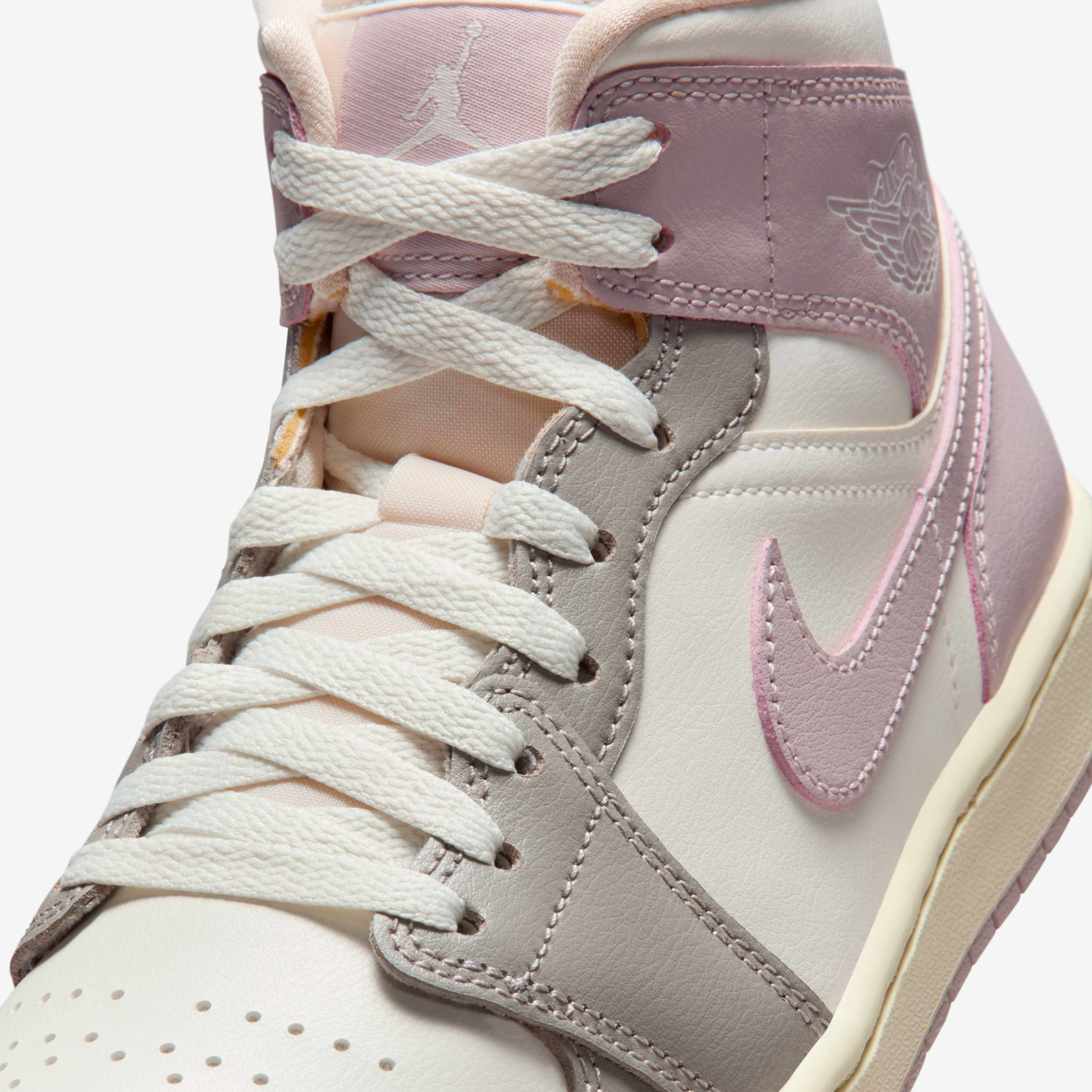 اير جوردن 1 ميد image number 6