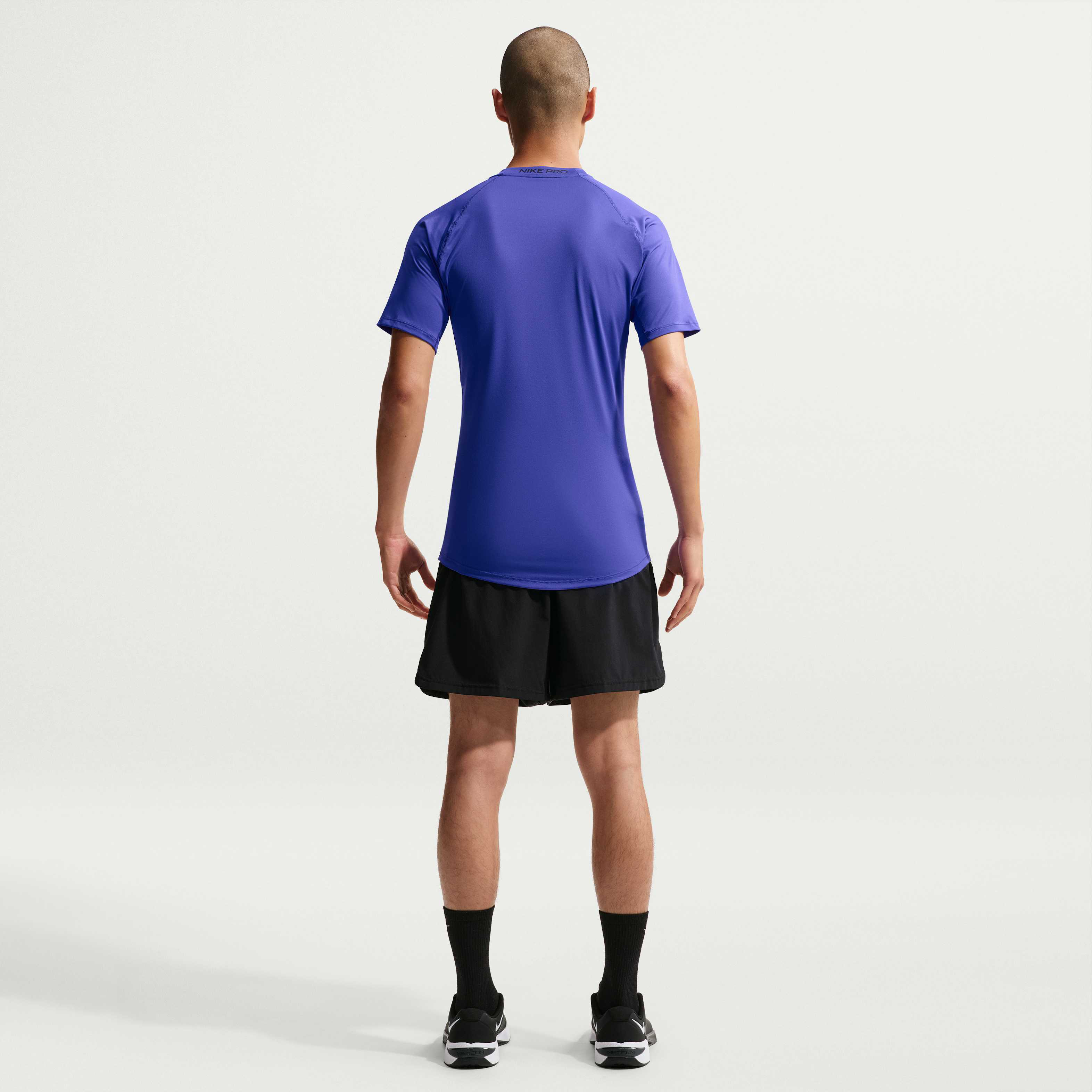 Nike Pro image number 4
