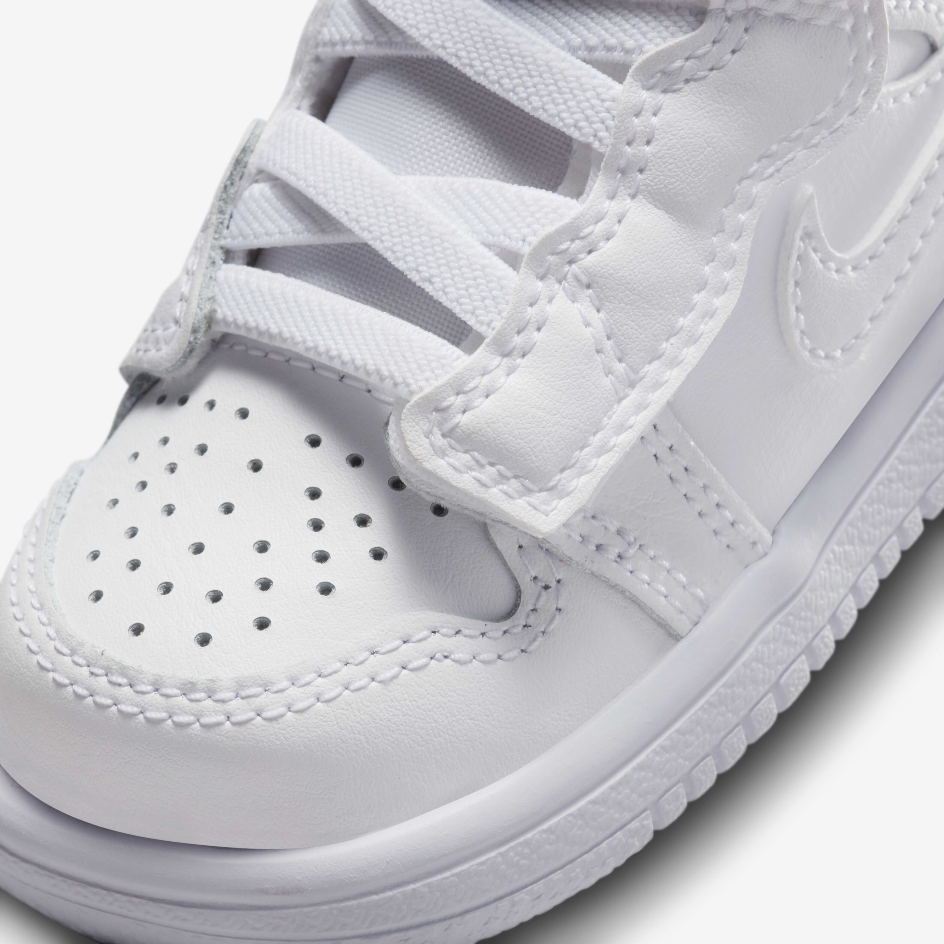 جوردن 1 ميد image number 6