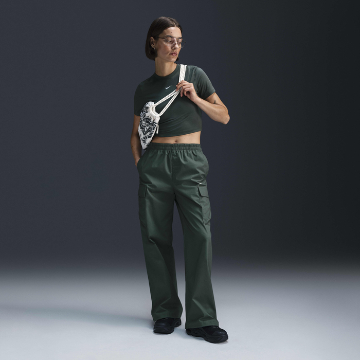 Nike Sportswear Essential image number 3 Nike Sportswear Essential image number 3