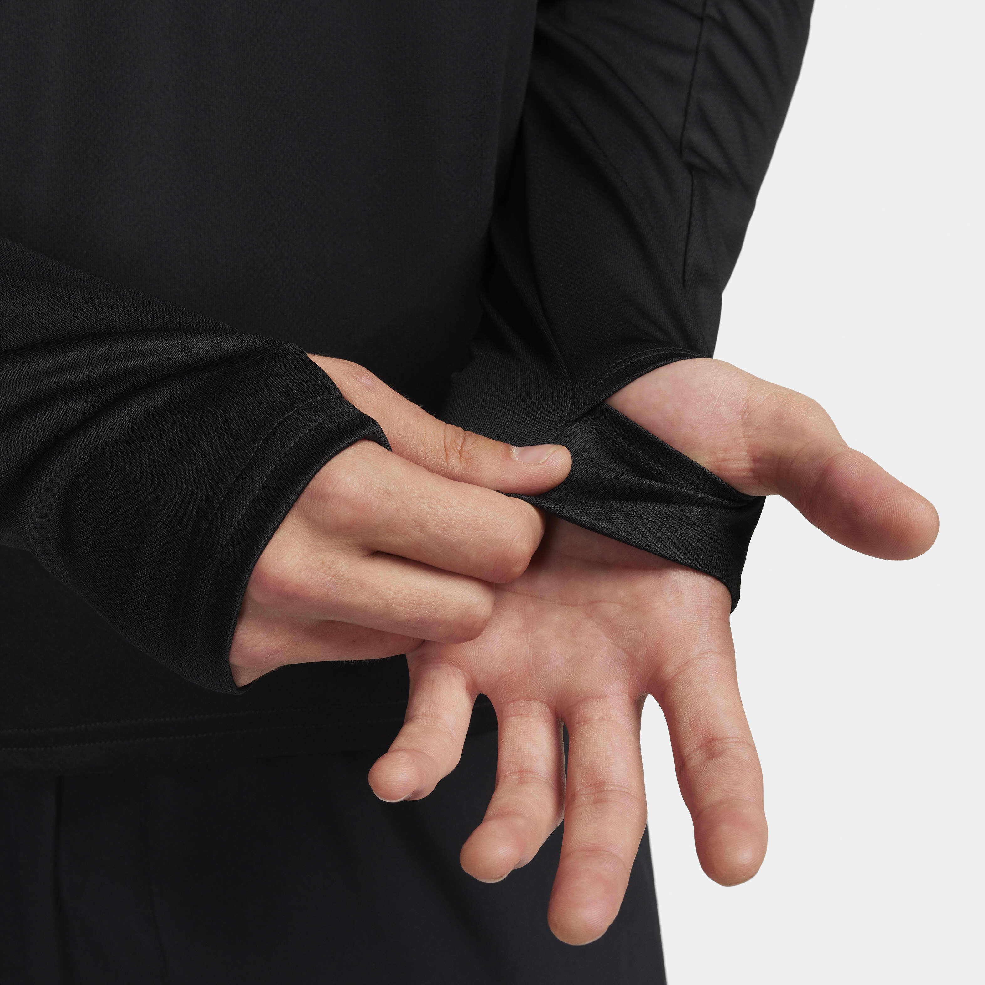 نايكي بيسر image number 3