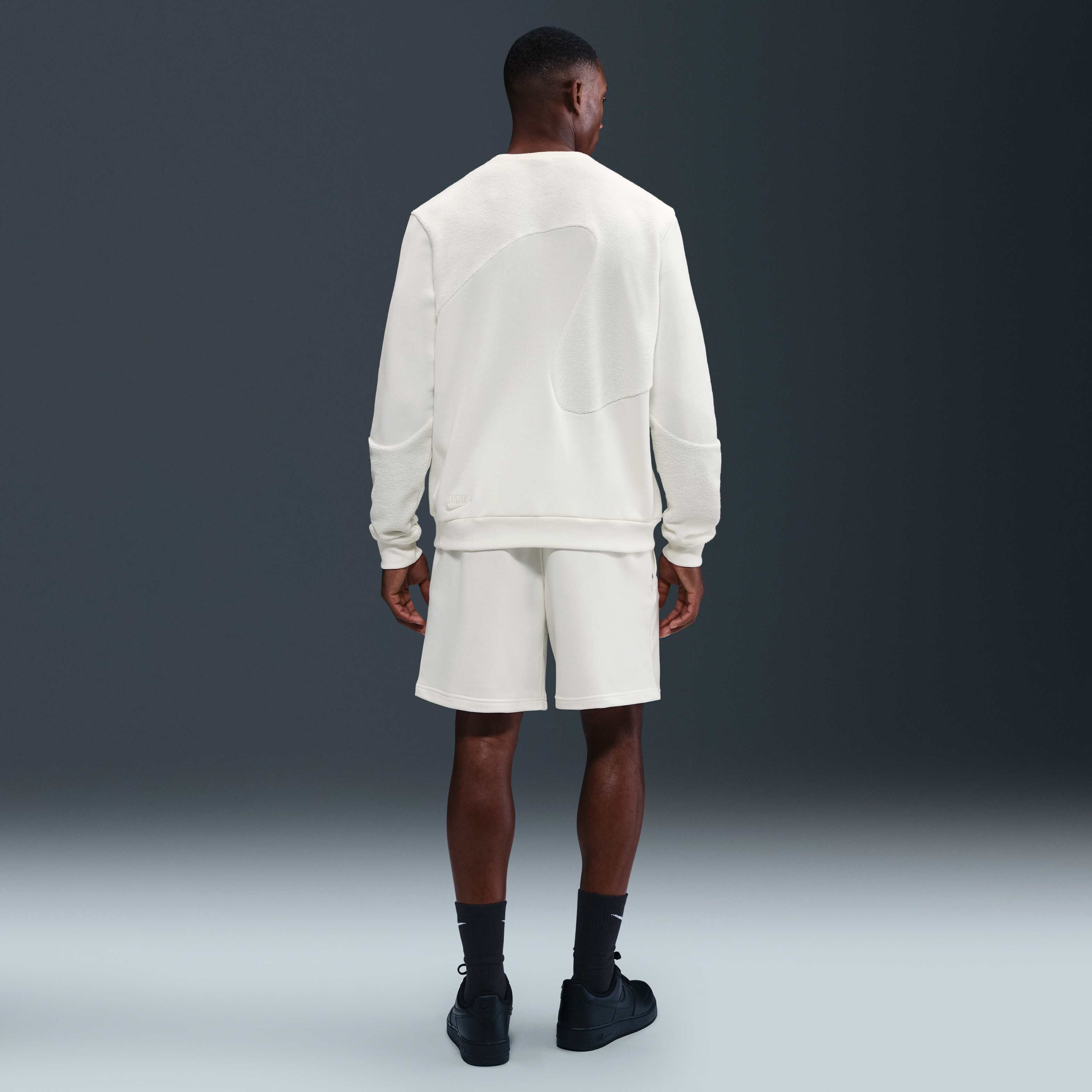 Giannis Standard Issue image number 4