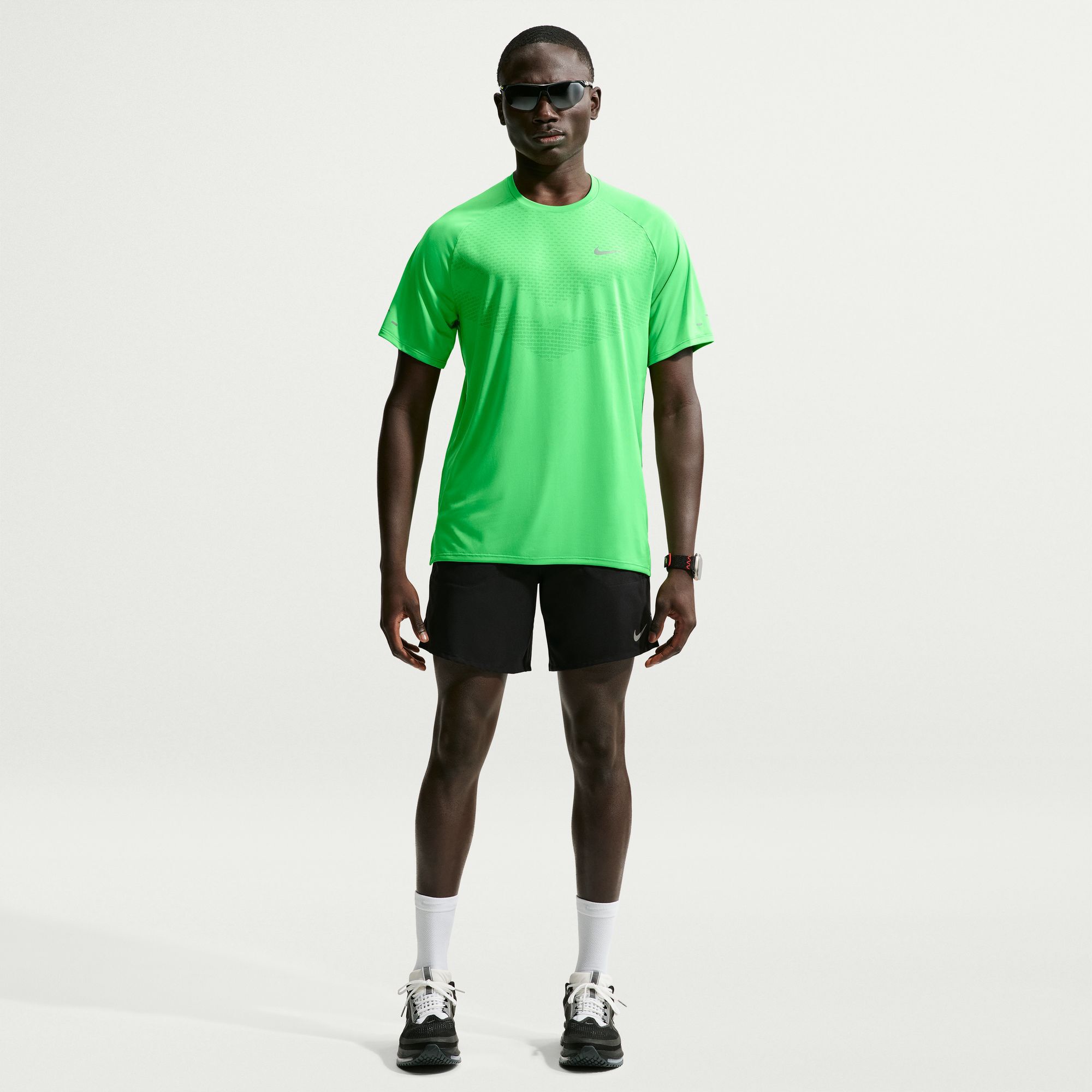 Nike Stride image number 0