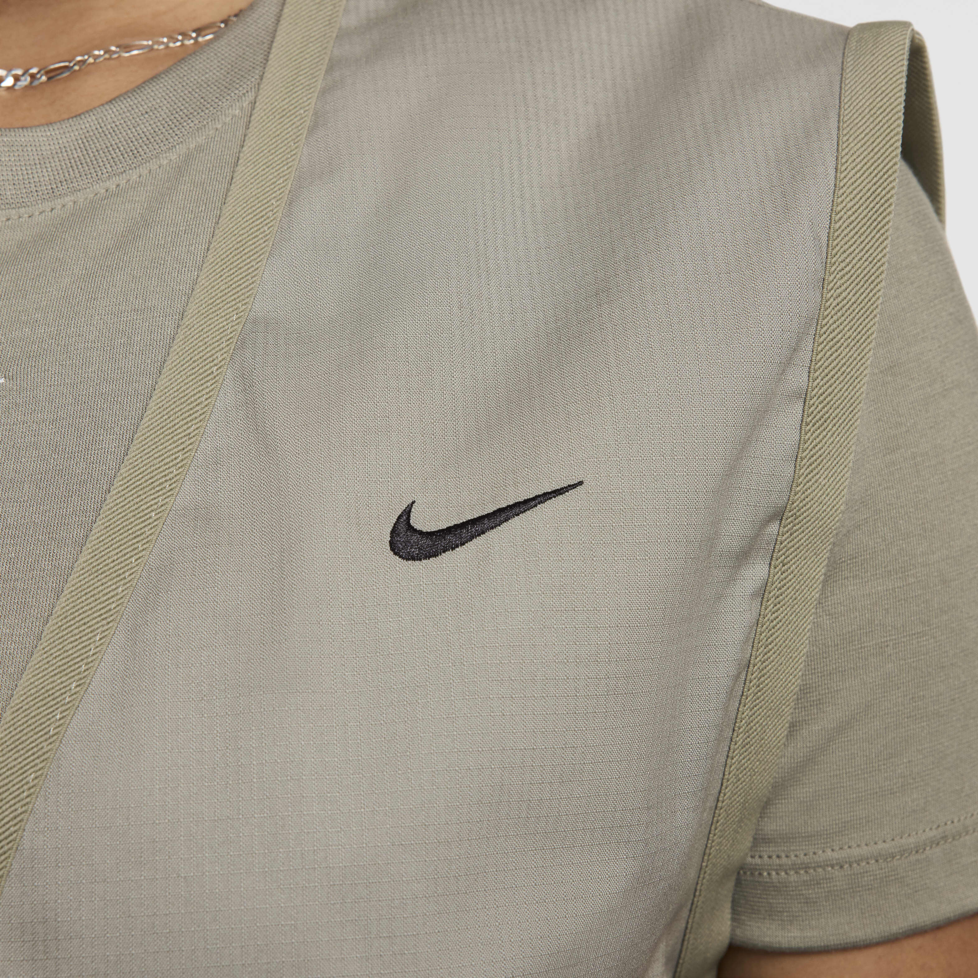 Nike Sportswear Essential image number 3