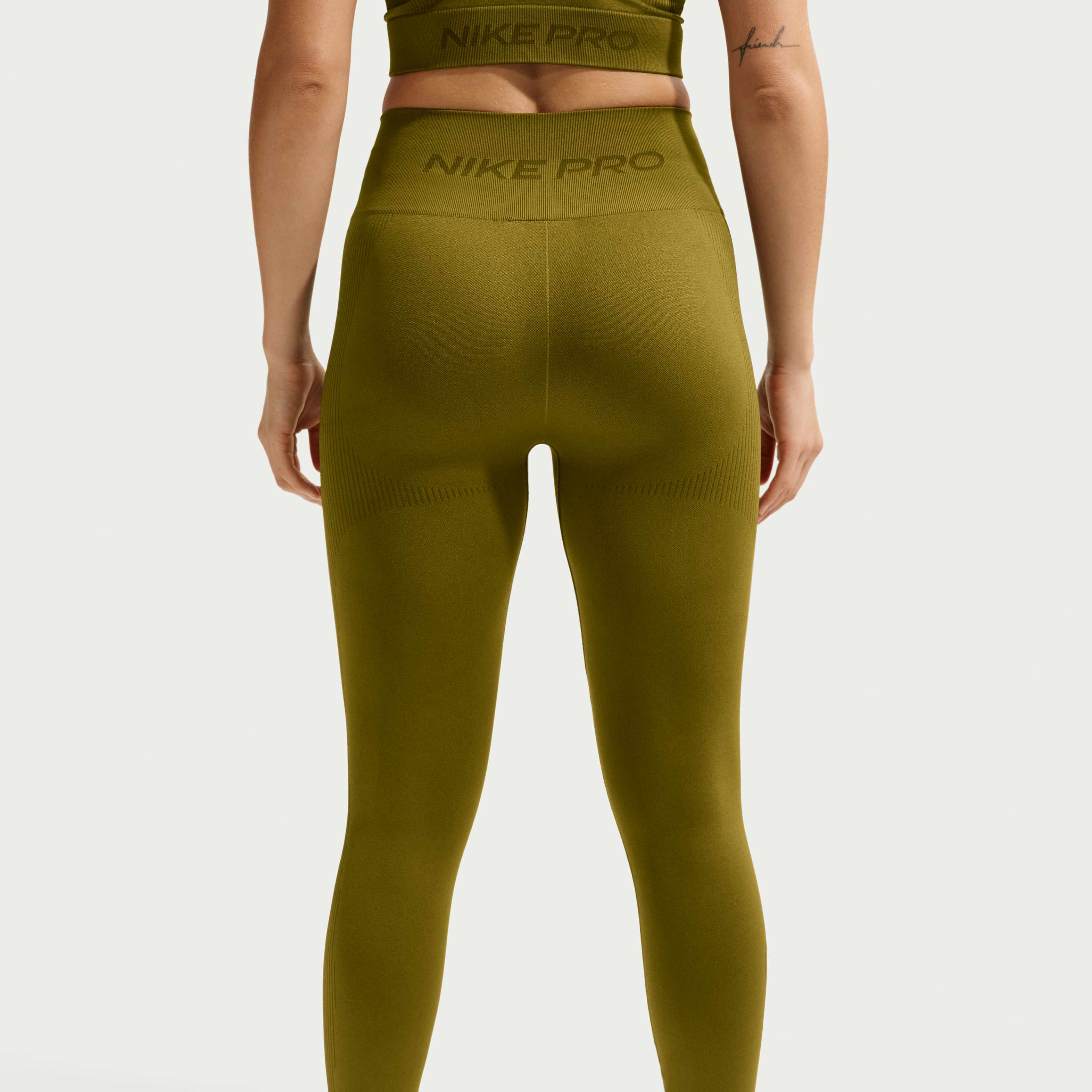 Nike Pro Seamless image number 2