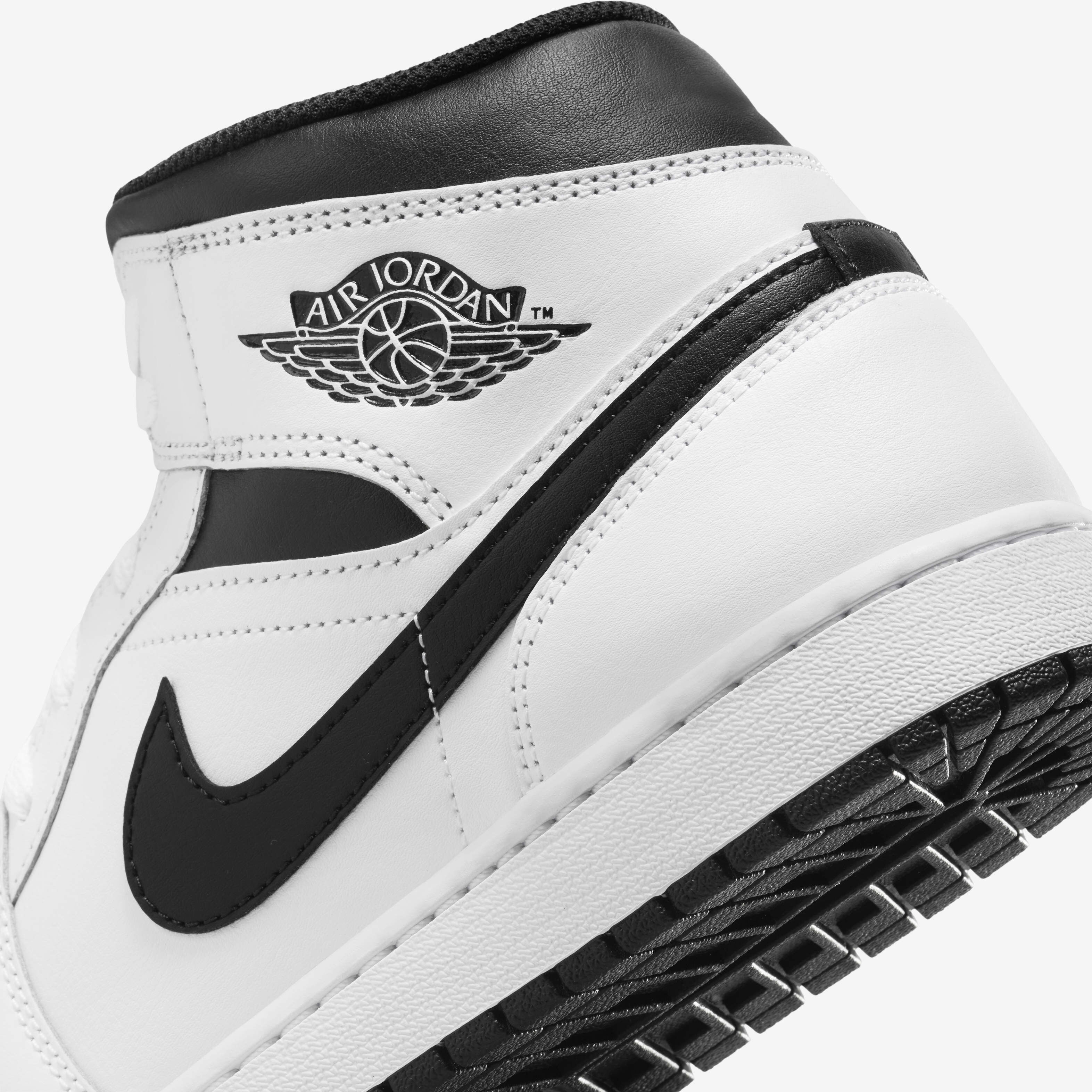 Air Jordan 1 Mid image number 7
