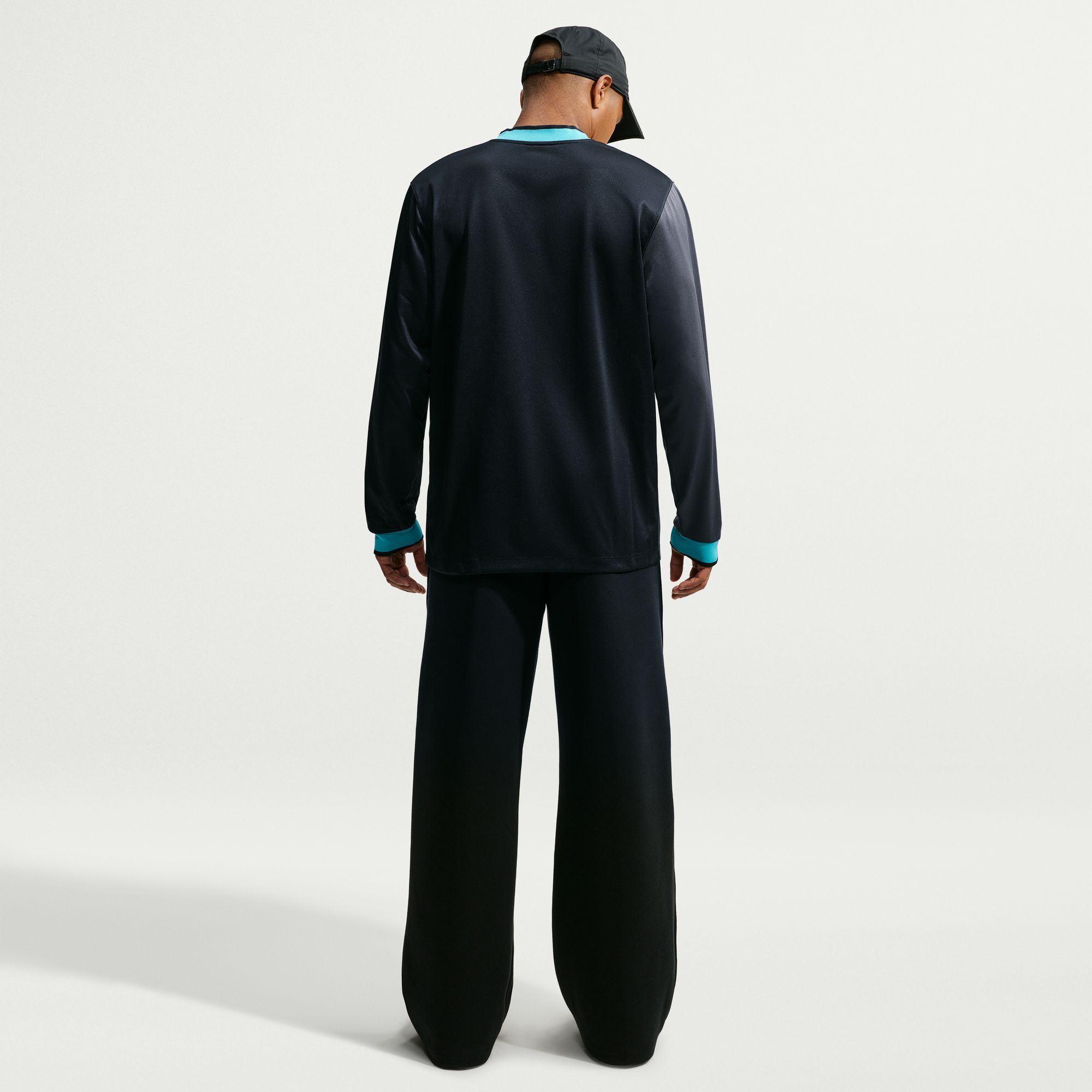 برشلونة إنرجي البديل image number 1