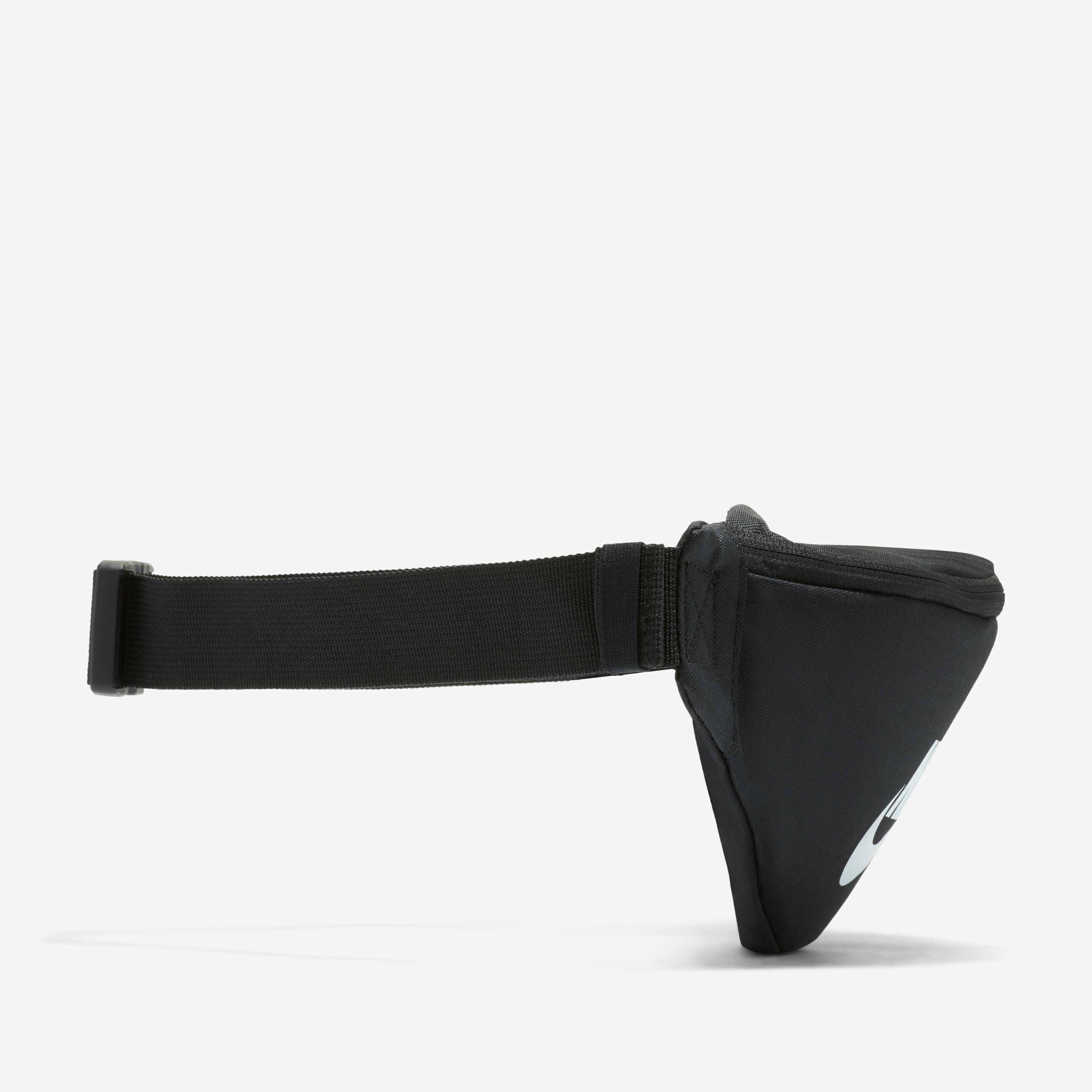 نايكي هيرتج image number 2