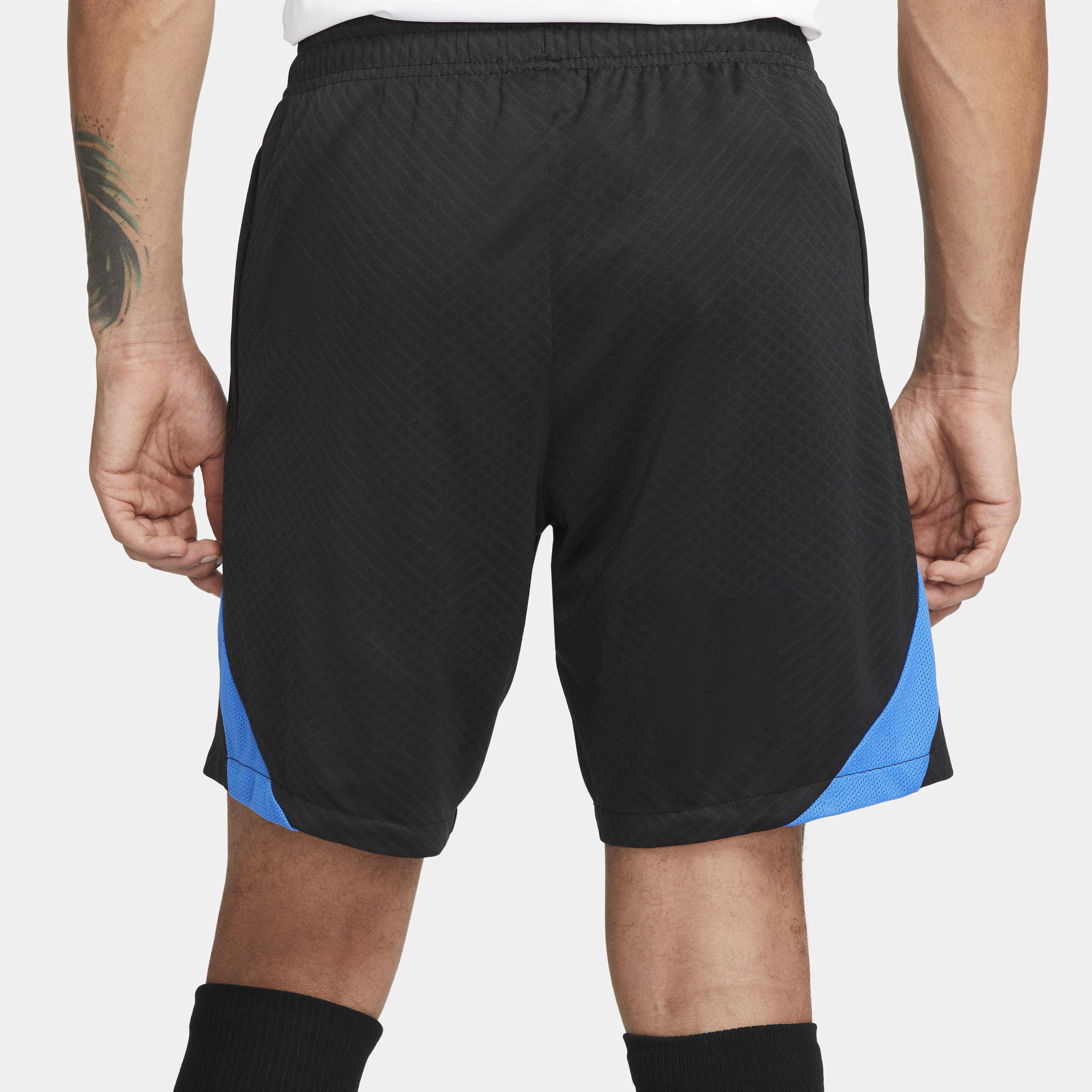 F.C. Barcelona Strike image number 2