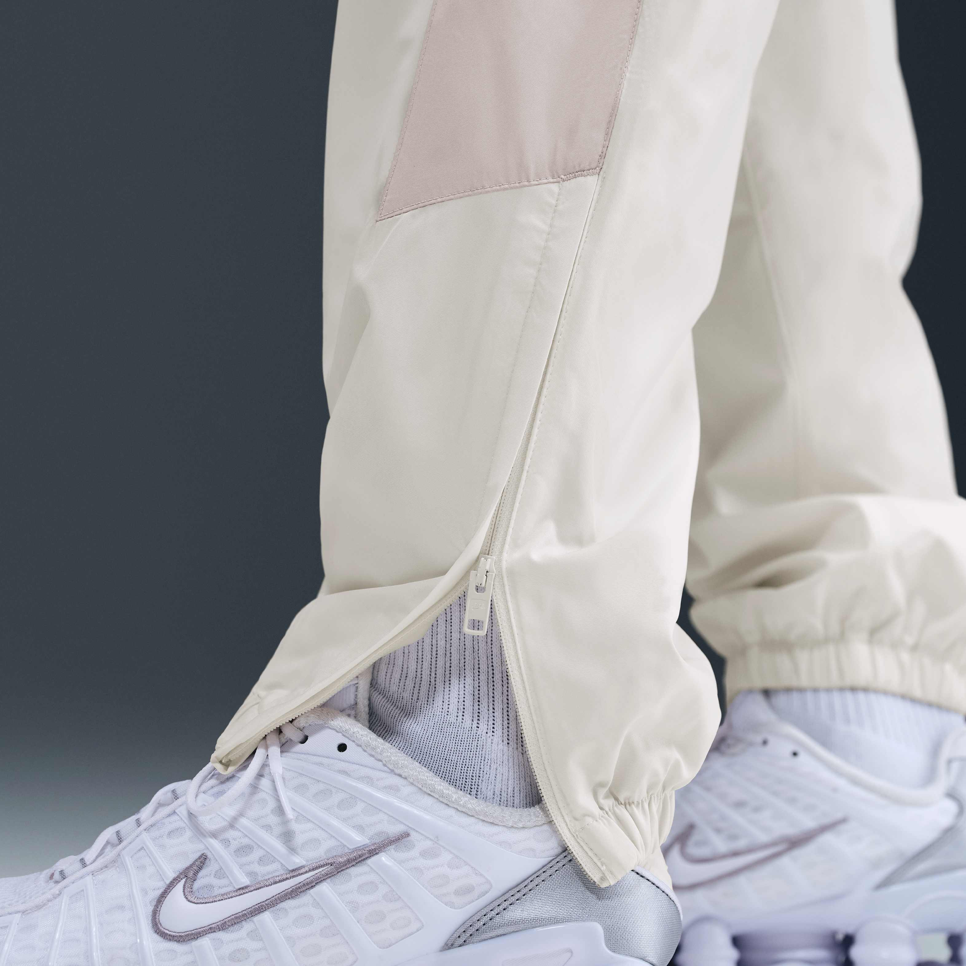 Nike Windrunner image number 5