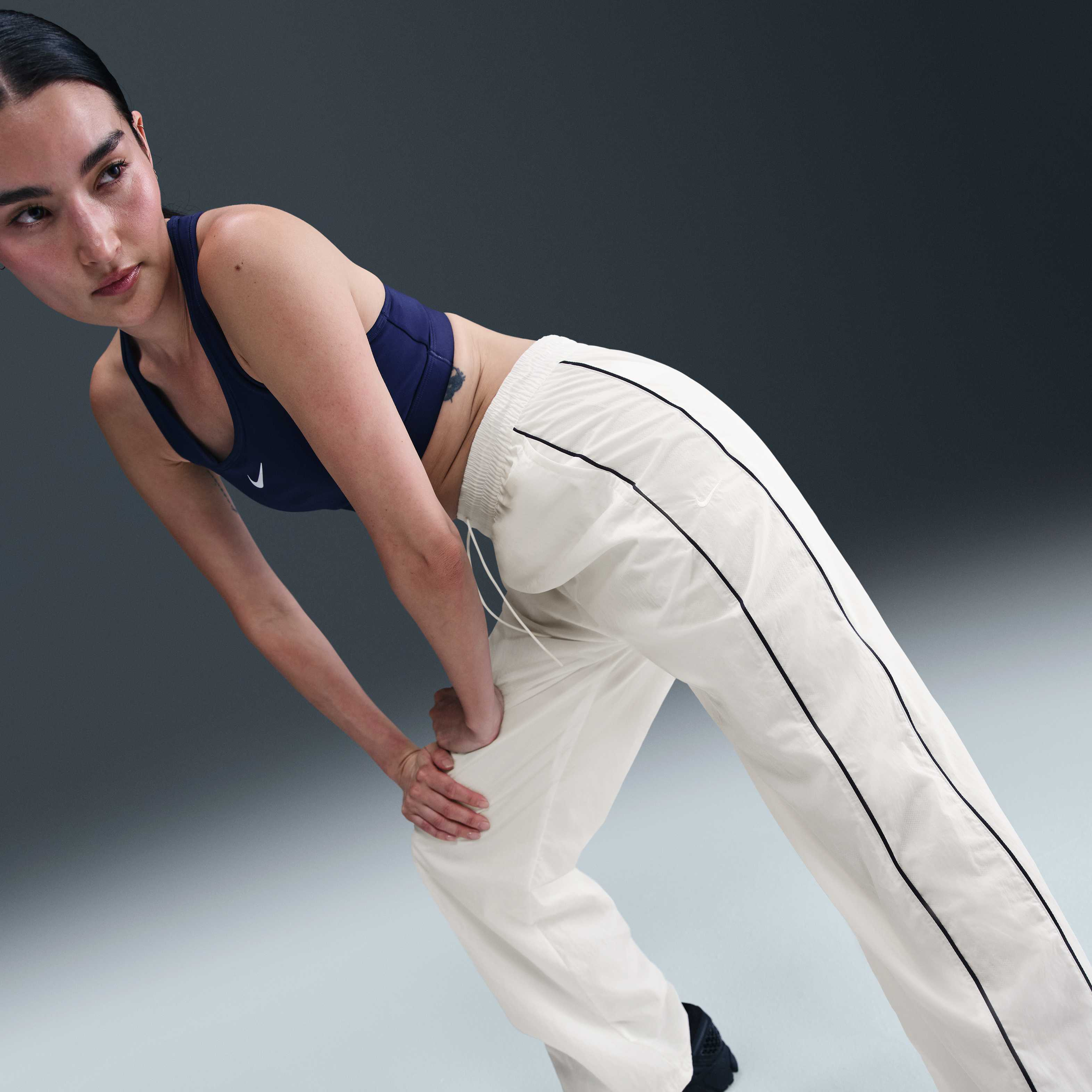 نايكي ويندرانر image number 4