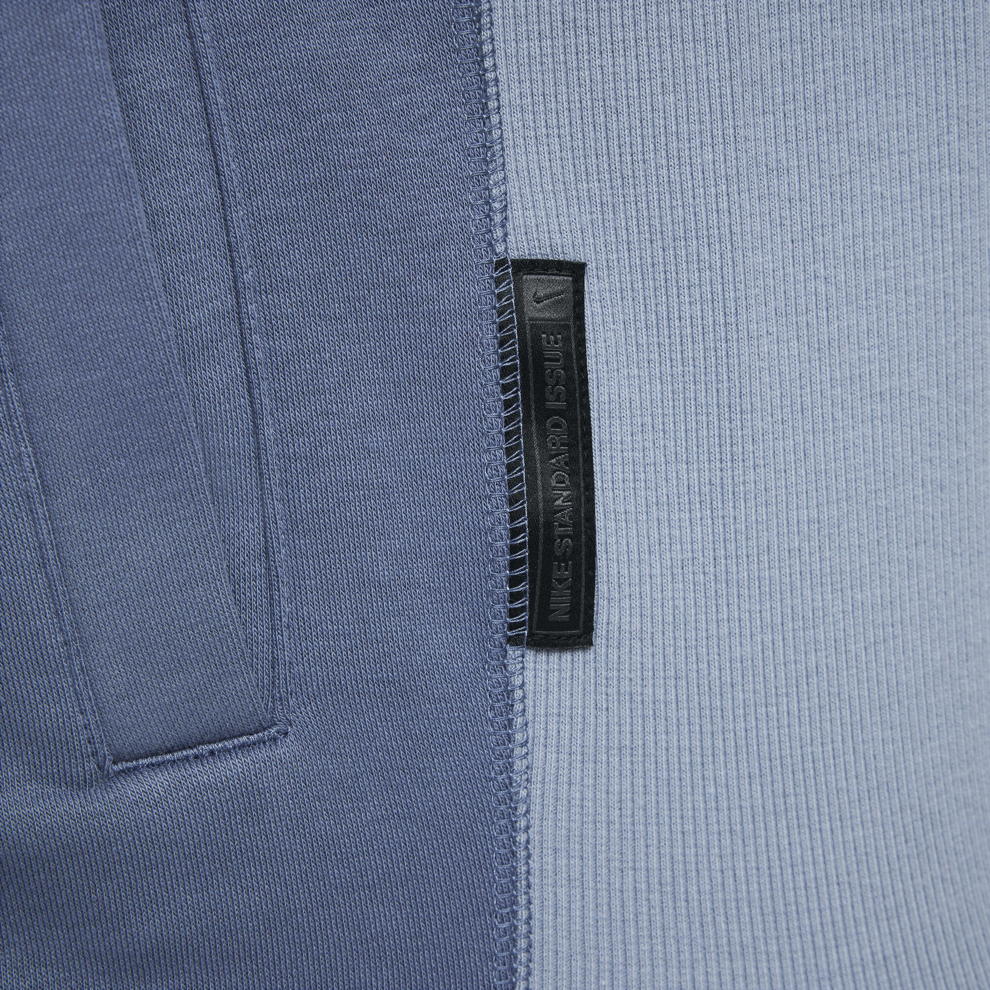 LeBron Standard Issue image number 16