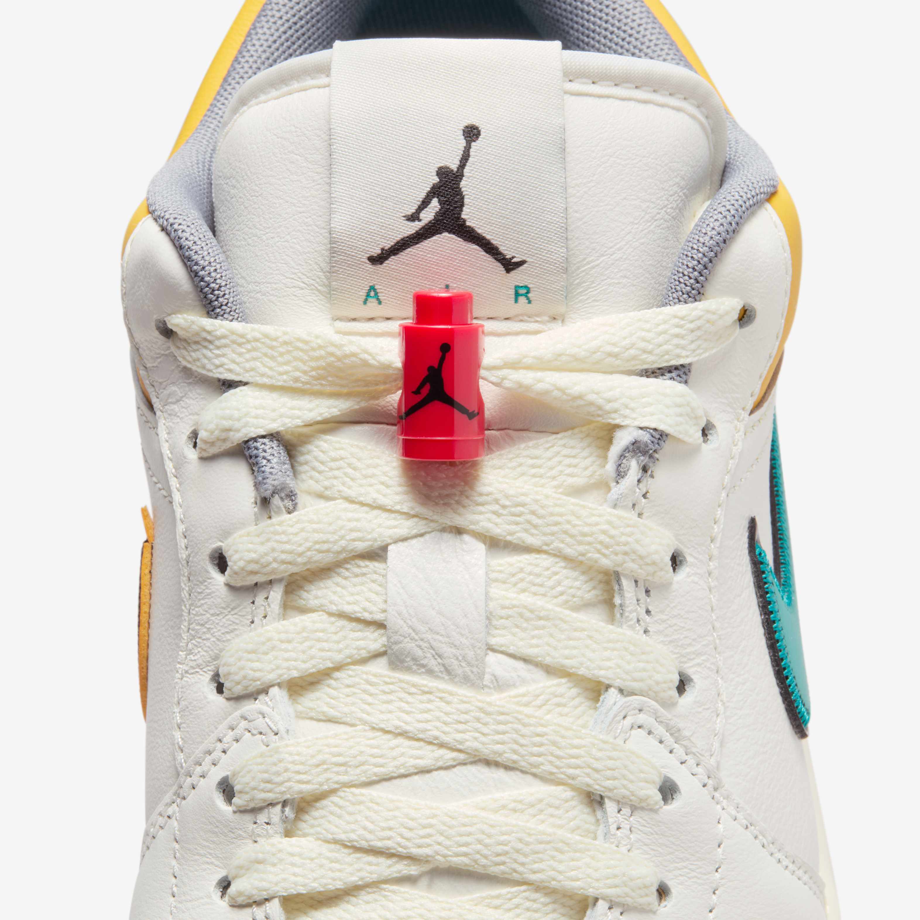 اير جوردن 1 لو بريميوم image number 8