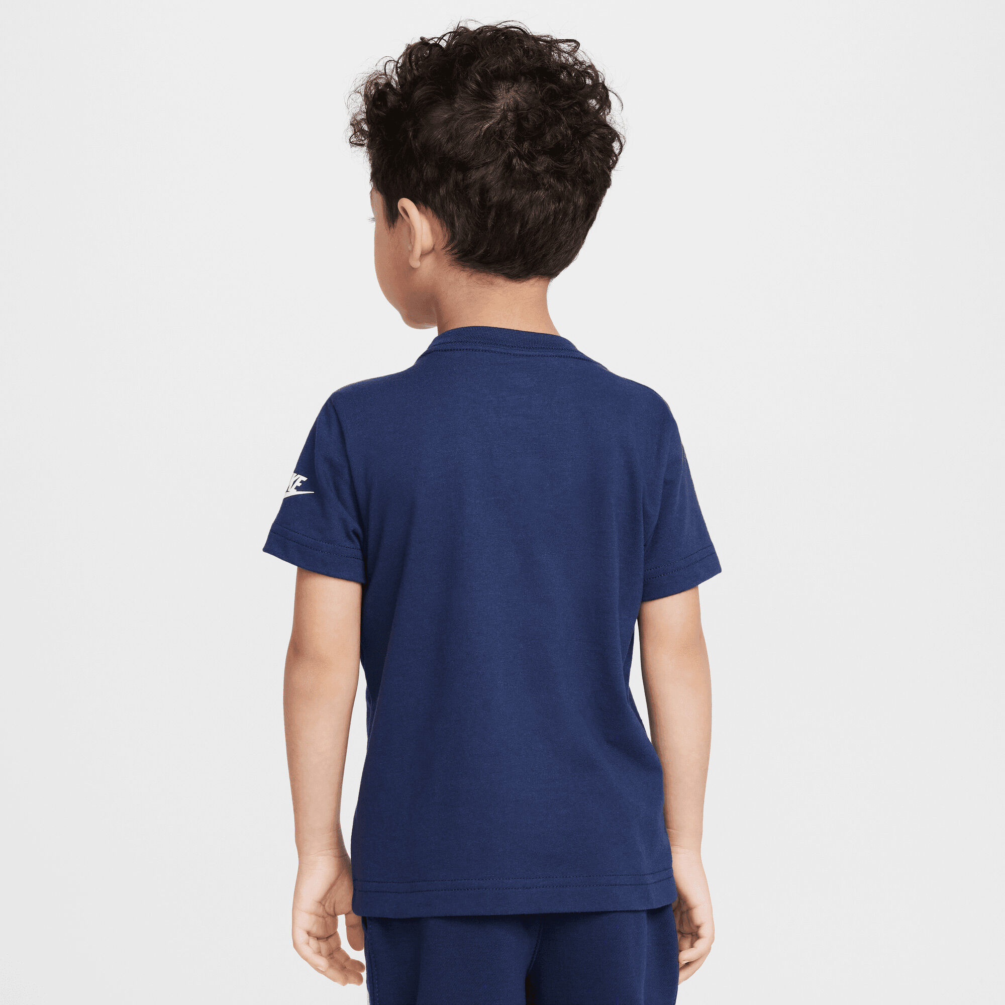 نايكي كلوب image number 1