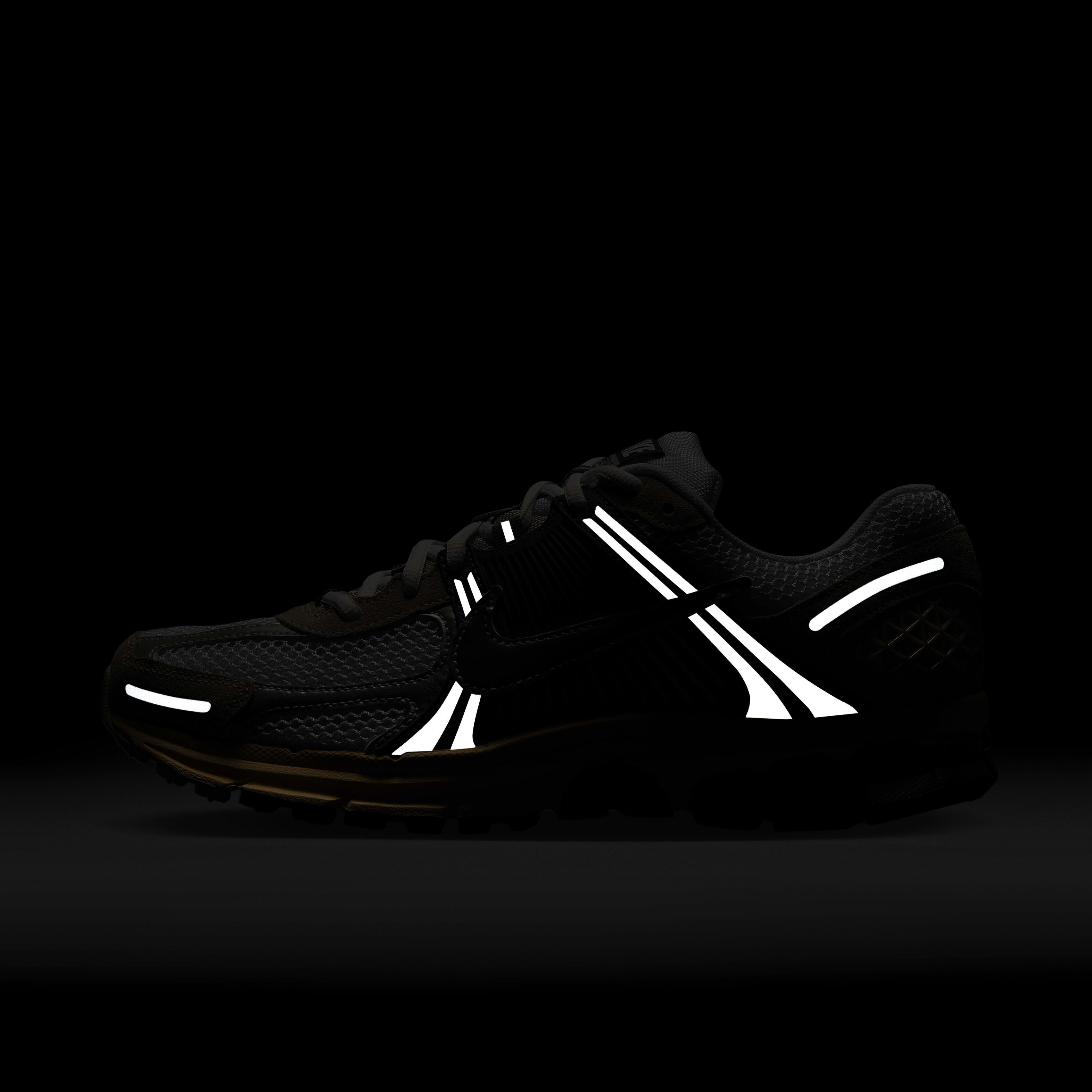 Nike Zoom Vomero 5 image number 11