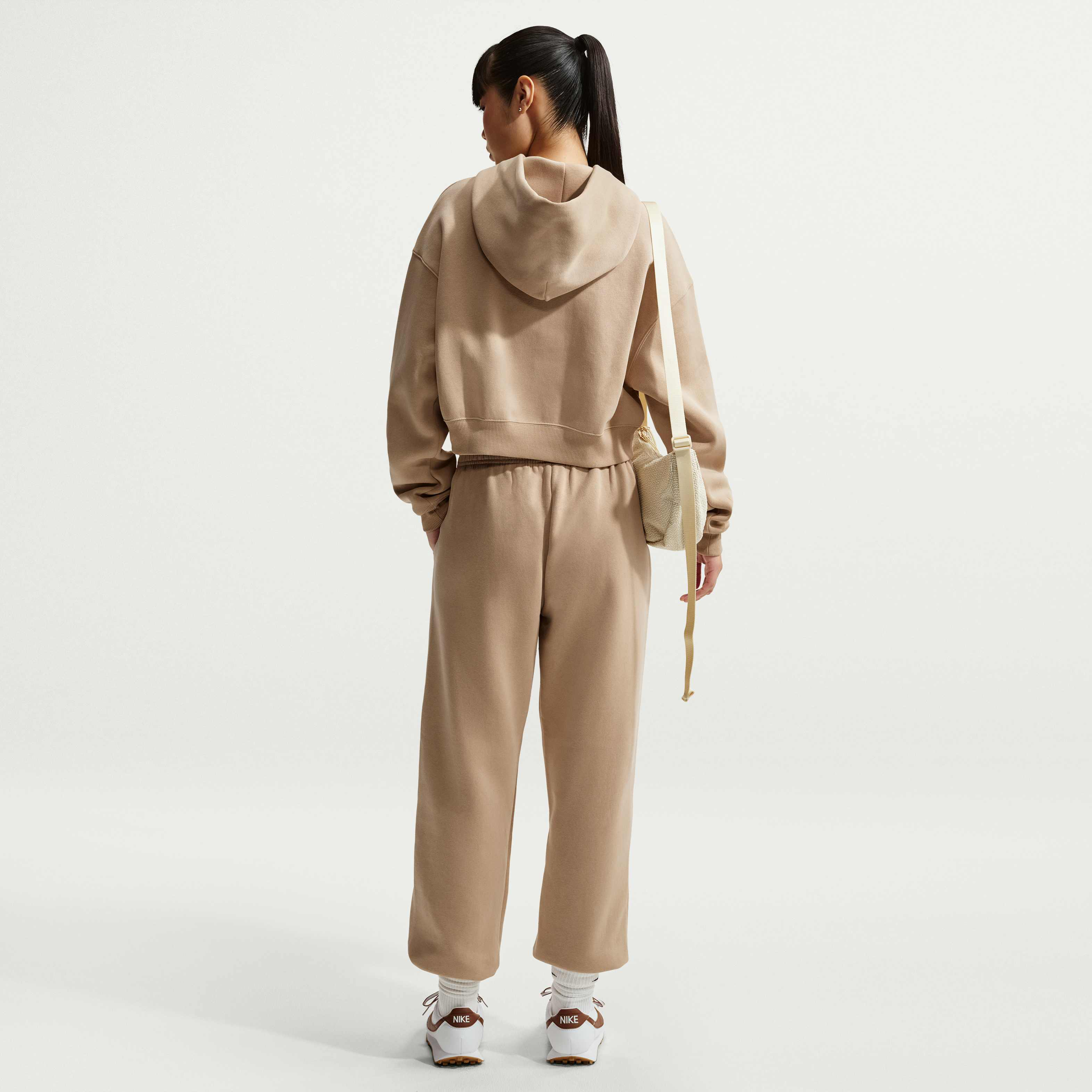 نايكي سبورتسوير فينيكس فليس image number 4