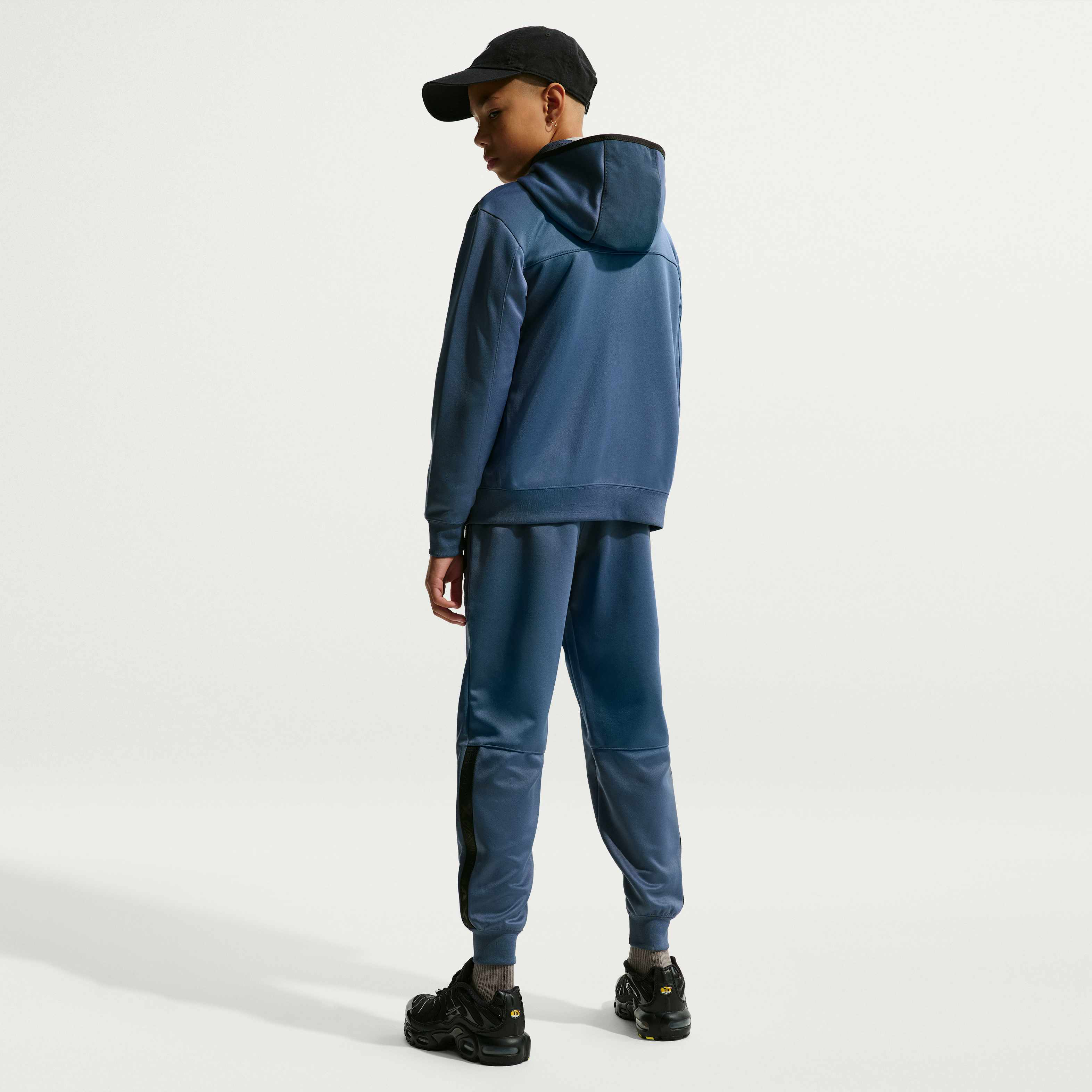 نايكي سبورتسوير image number 4