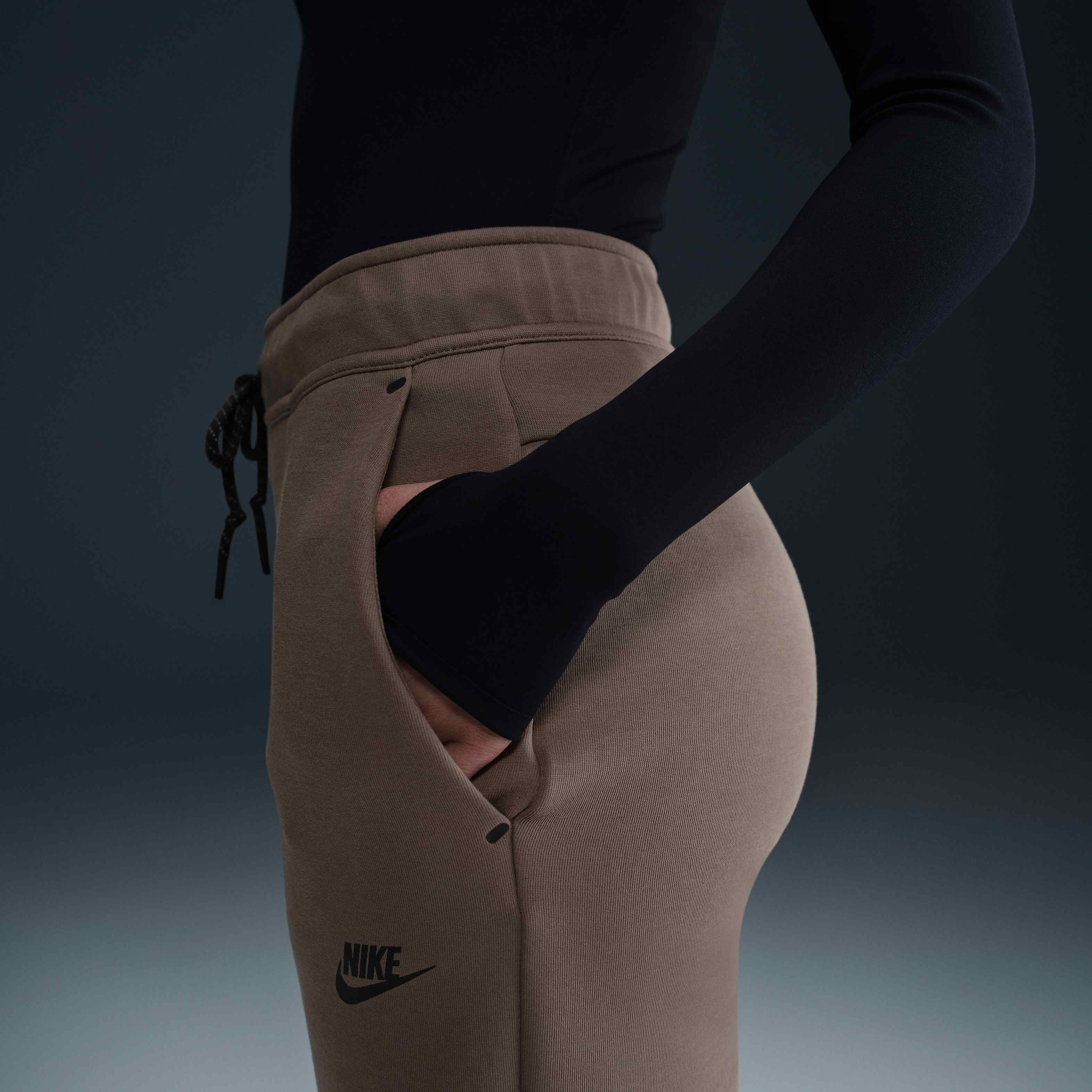 Nike Sportswear Tech Fleece image number 4