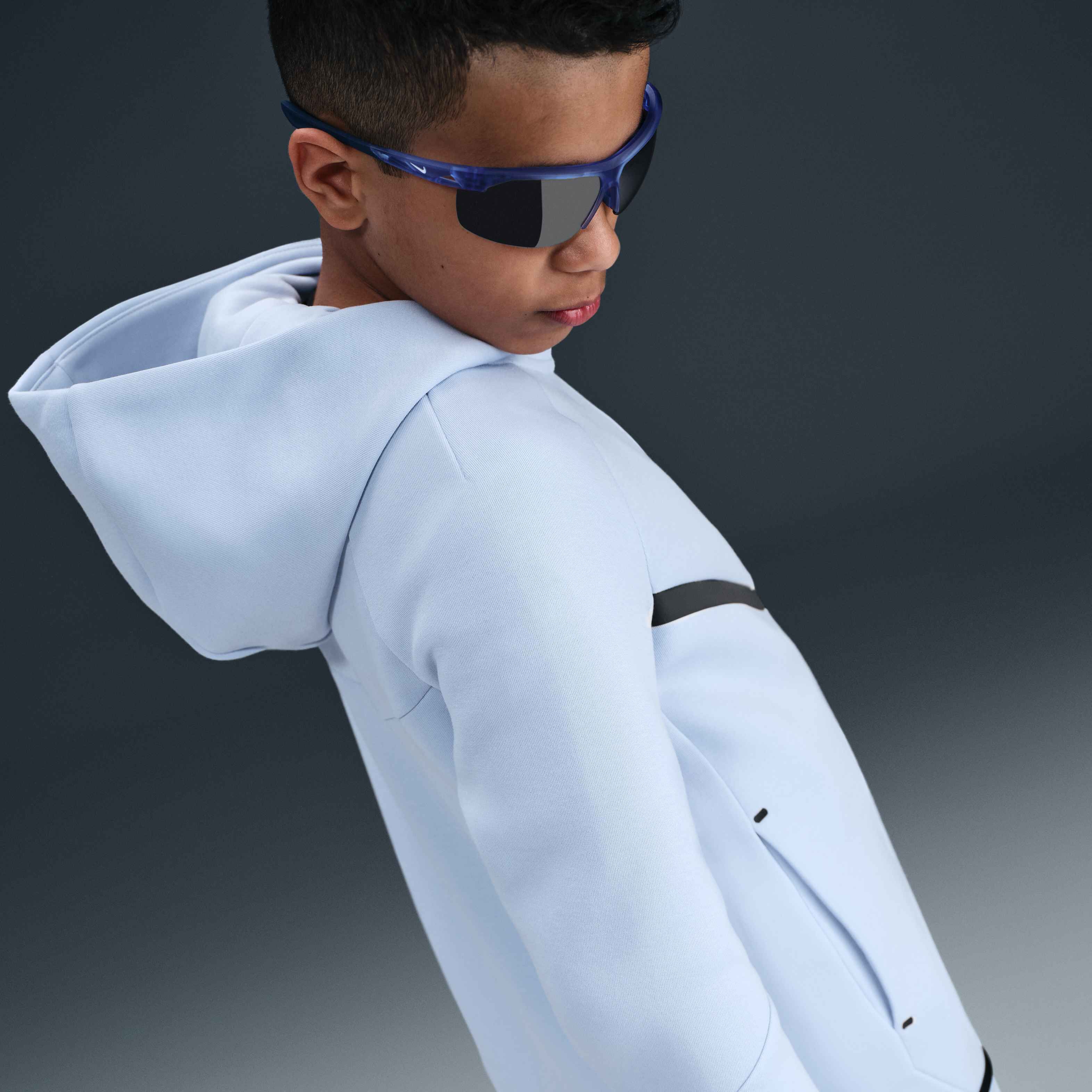 نايكي سبورتسوير تك فليس image number 1