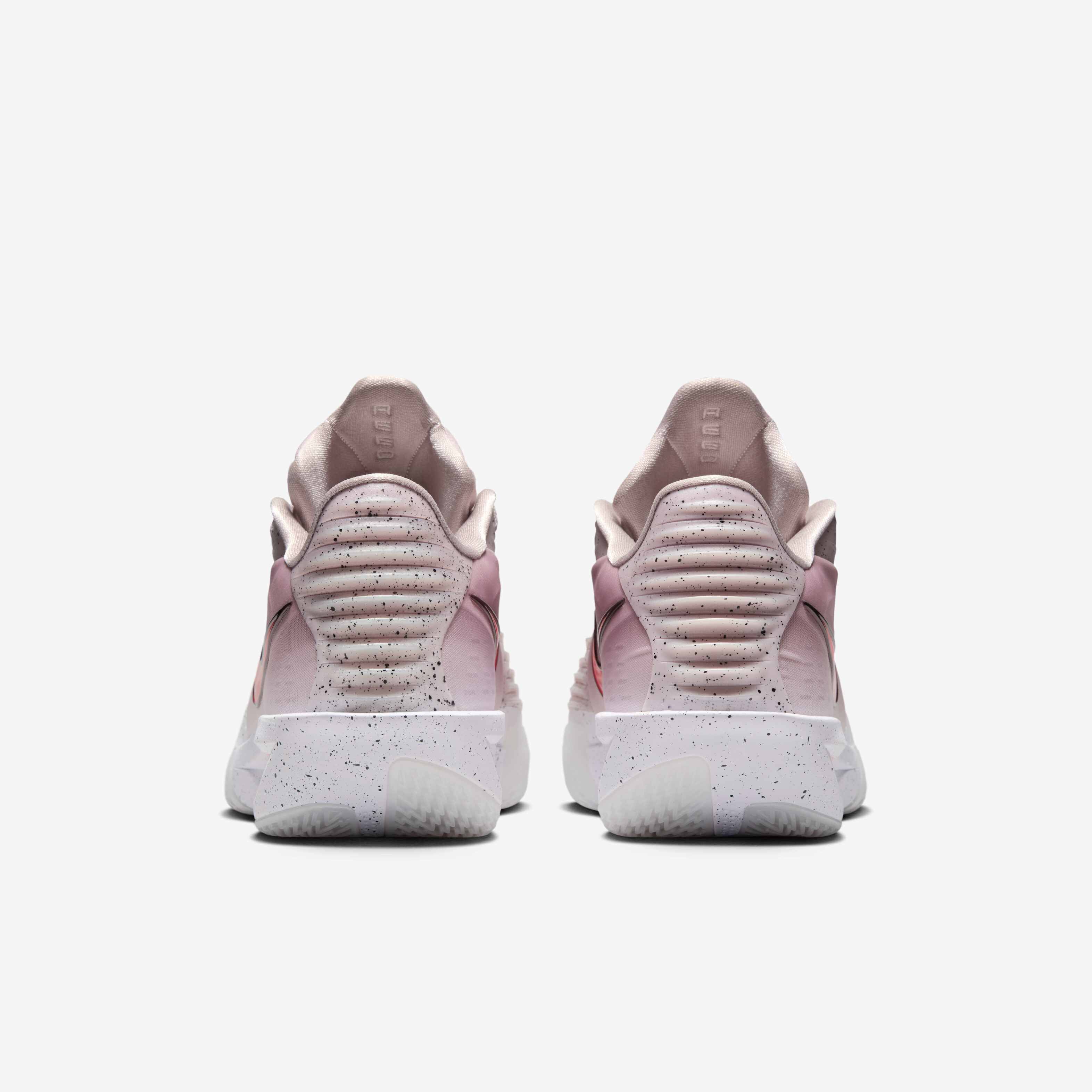 نايكي جي تي كت 3 تربو image number 5