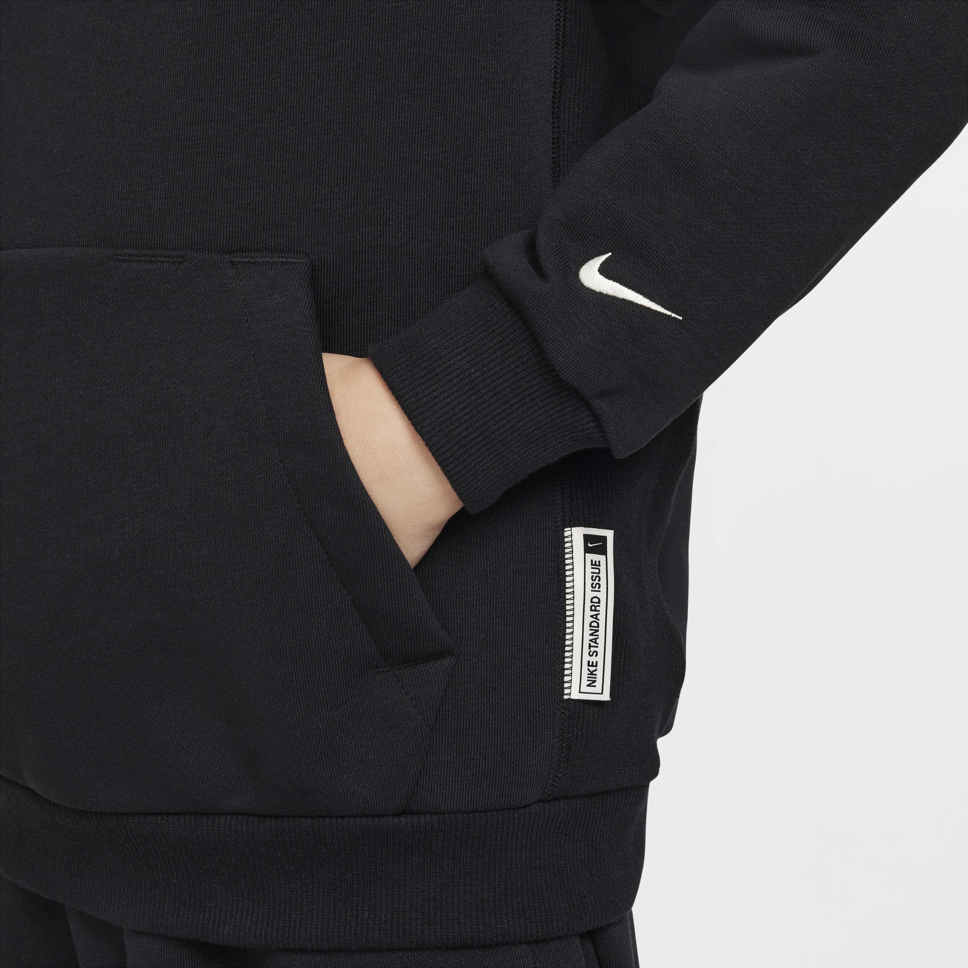 Nike Standard Issue image number 3