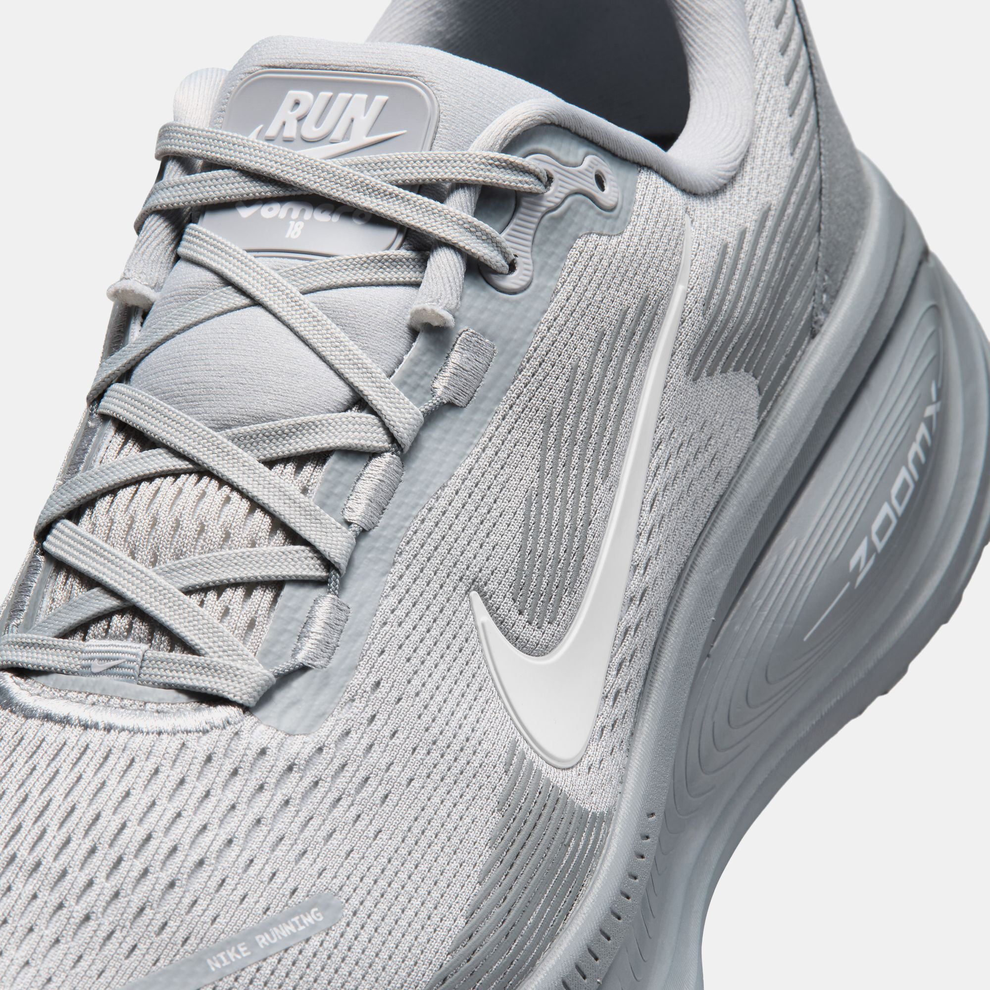 Nike Vomero 18 image number 9