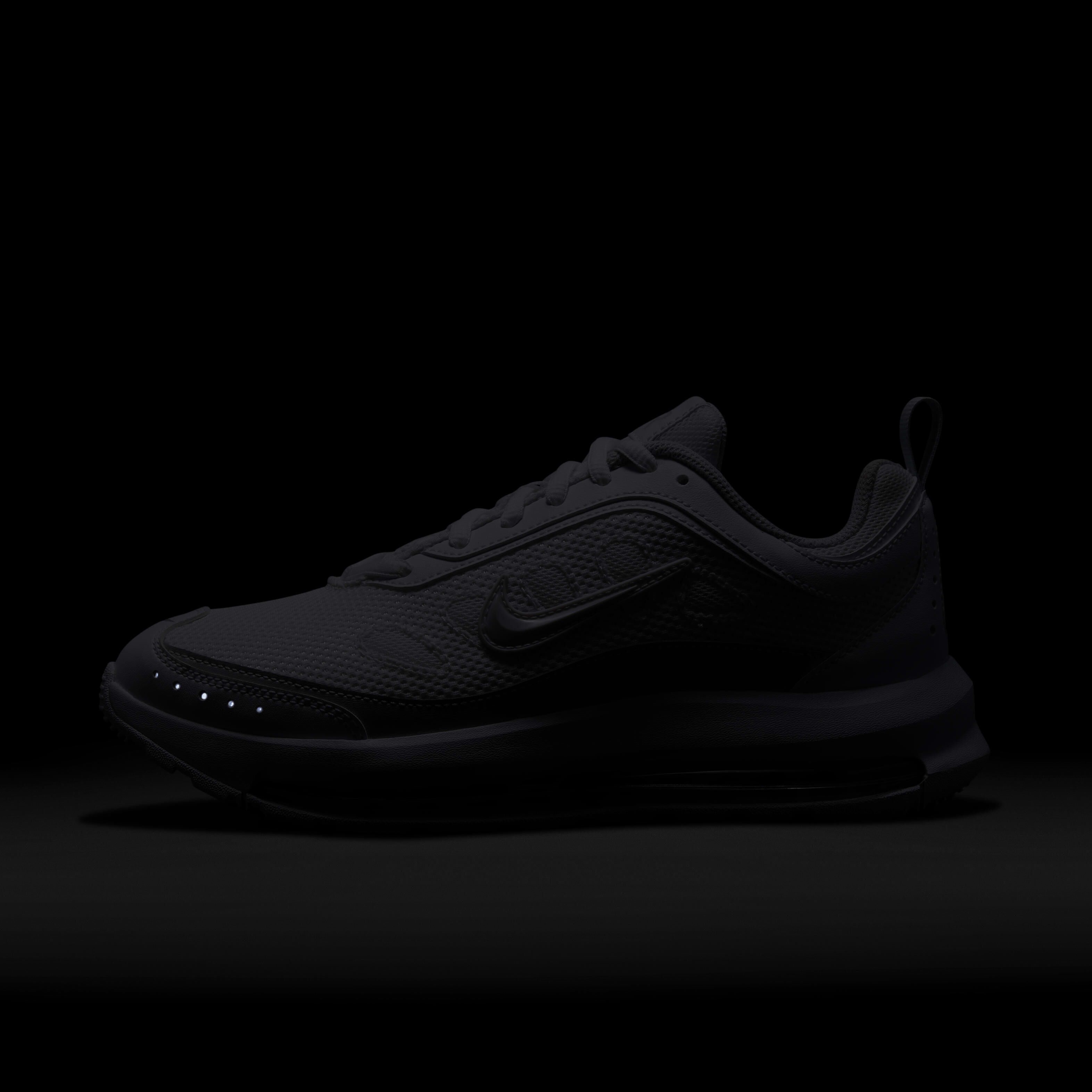 Nike Air Max AP image number 9