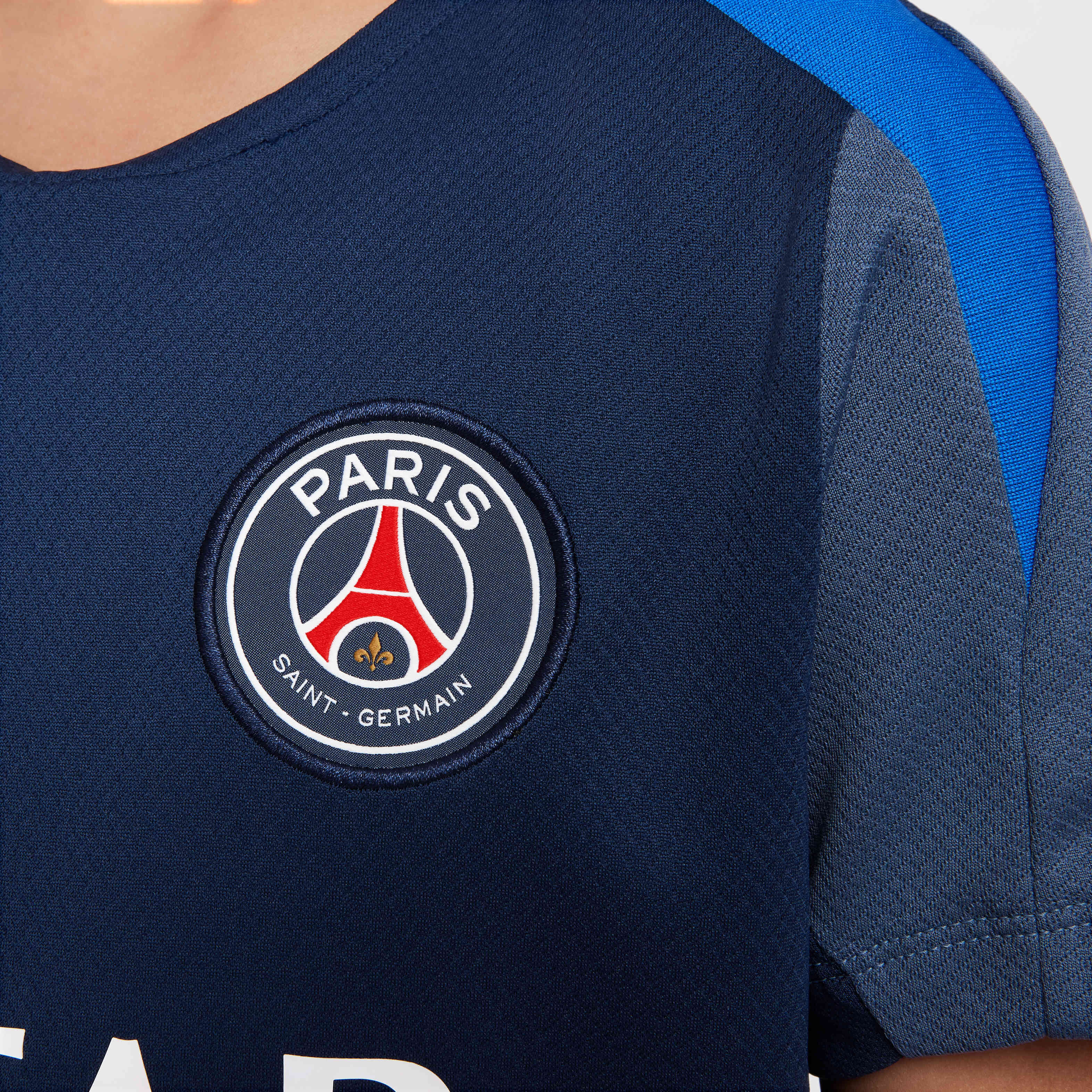 Paris Saint-Germain Strike image number 5