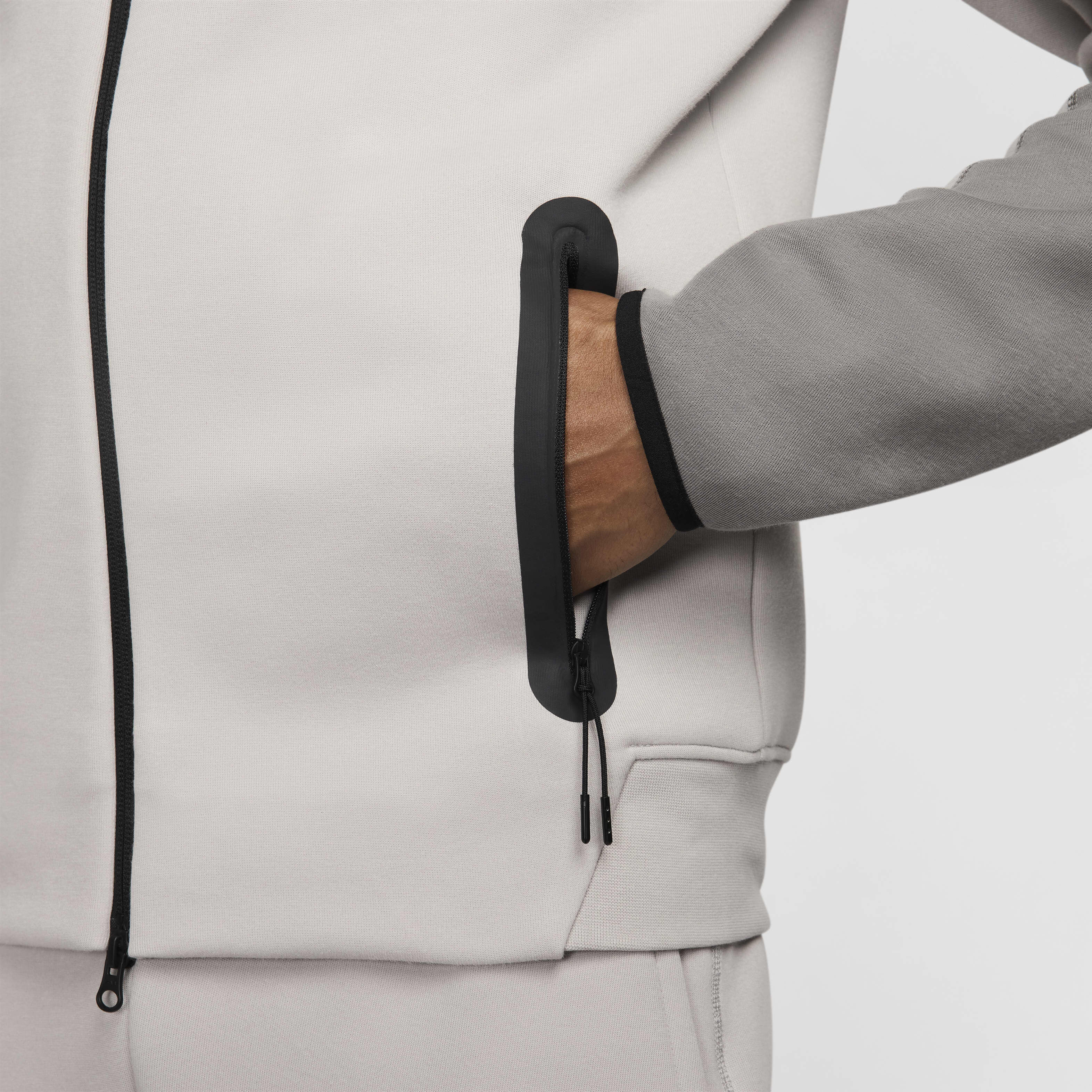 نايكي سبورتسوير تك فليس ويندرانر image number 7